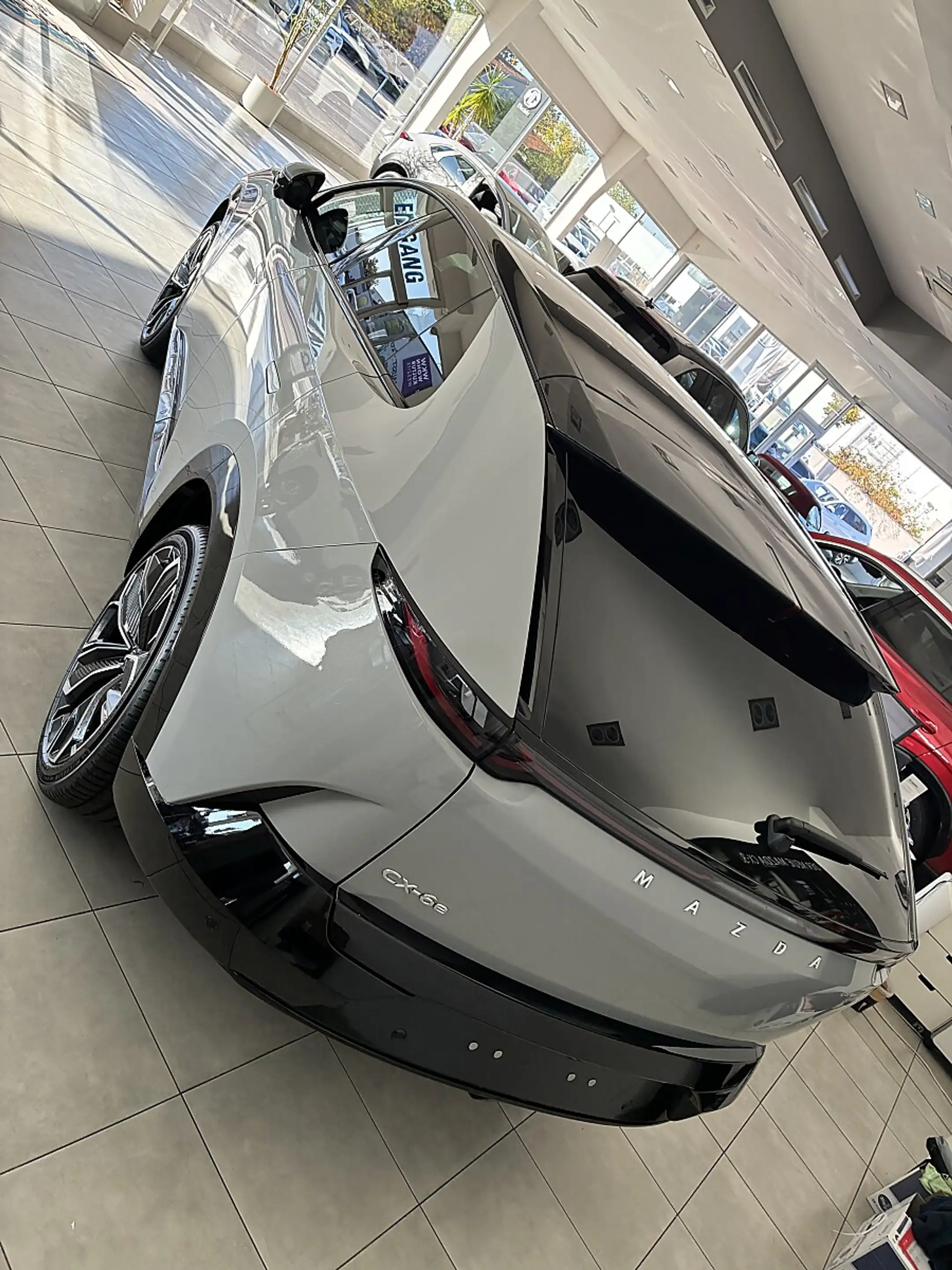 Mazda CX-6e Mazda CX-6e 78kWh Takumi — photo 5