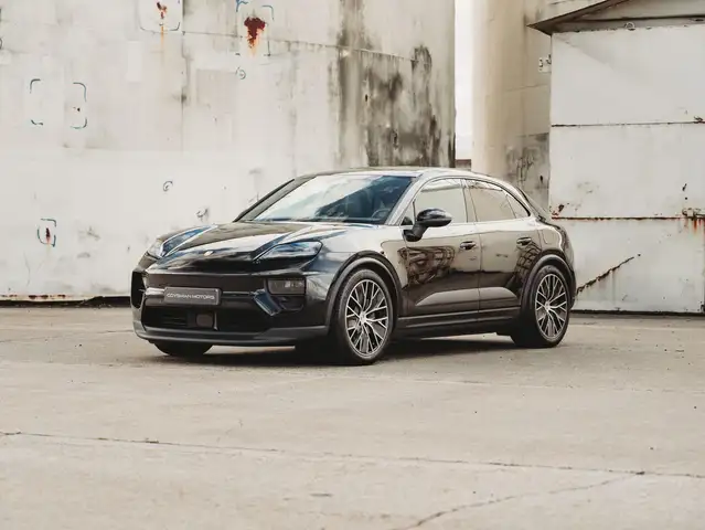 Porsche Macan EV 100Kw/h /Pano/Luchtvering/18way/Lederpack/Chrono/360°/Bose/21"/ACC/Privacy/Achterassturing/Keyless entry/Chrono