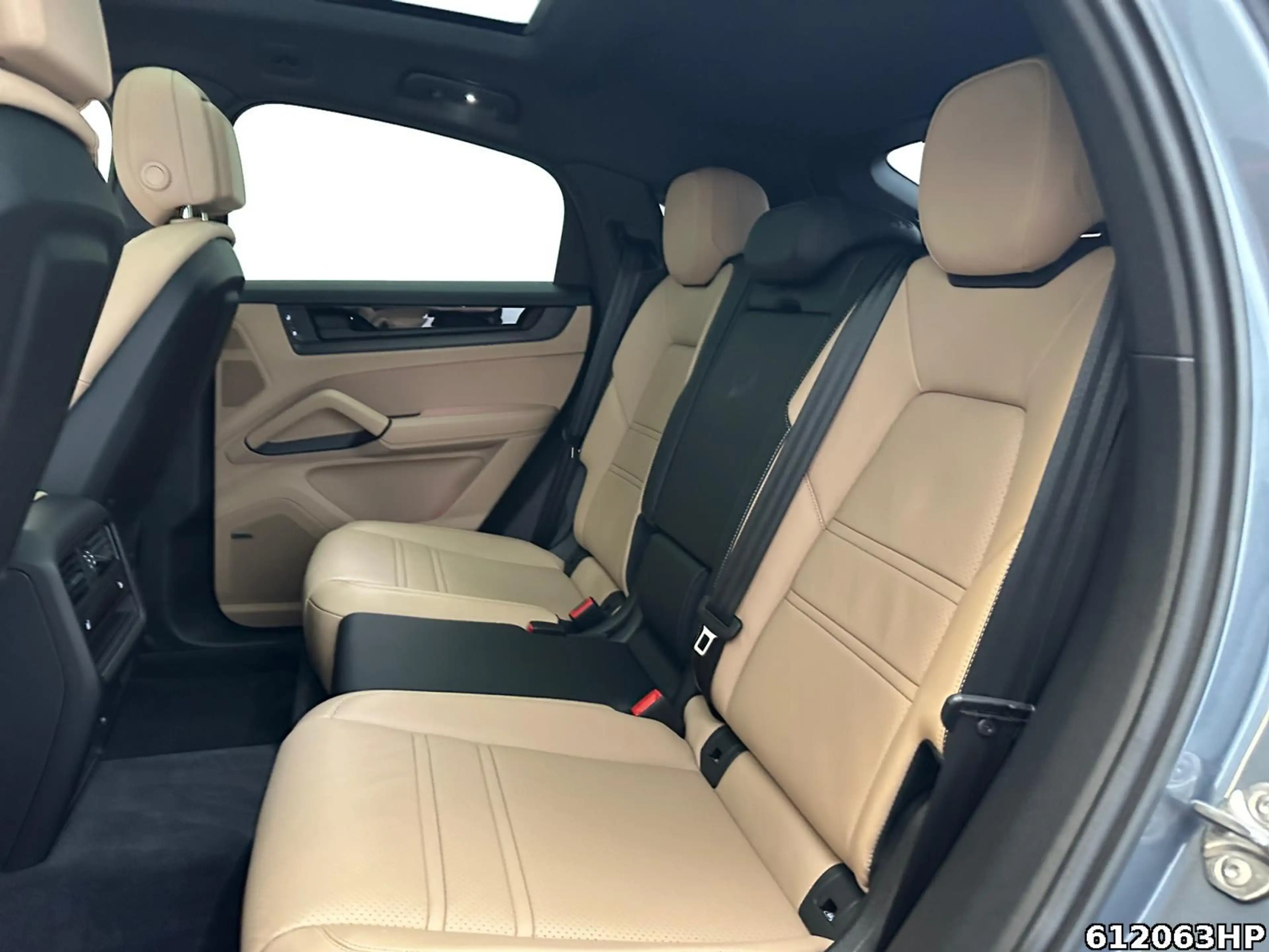 Porsche Cayenne Black Edition Head-up Standheizung 21" — photo 13