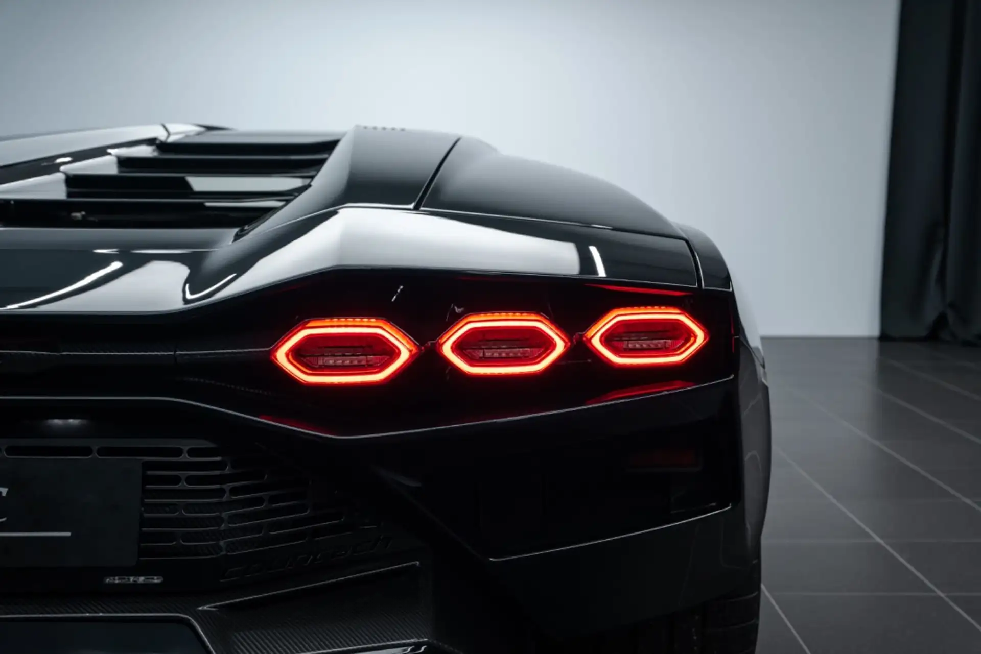 람보르기니 Countach 2022 검정 사진 6