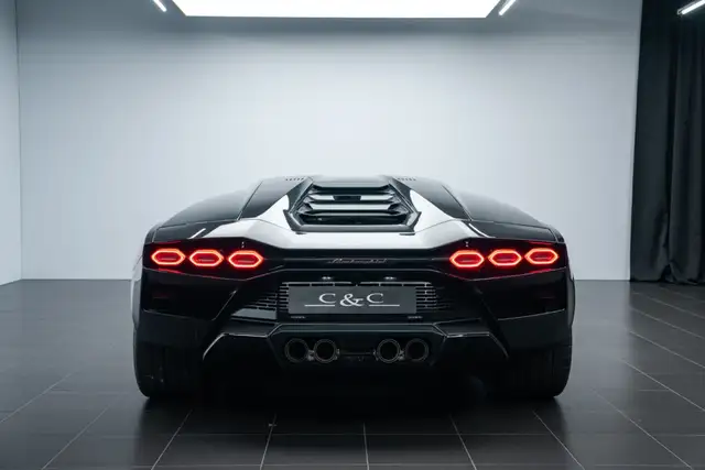 Lamborghini Countach view 5