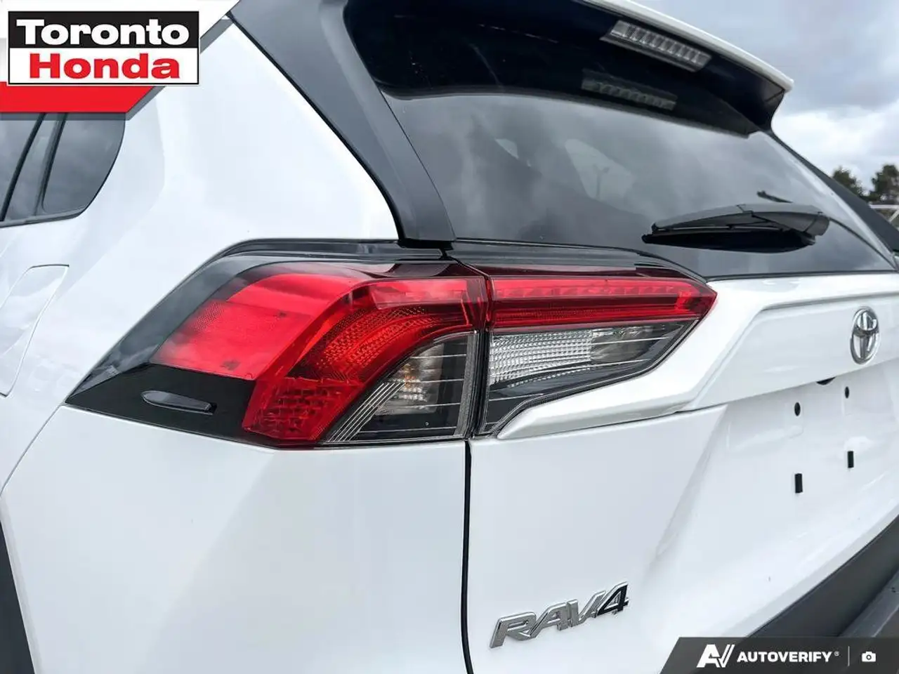 Toyota RAV 4 снимка Toyota RAV 4