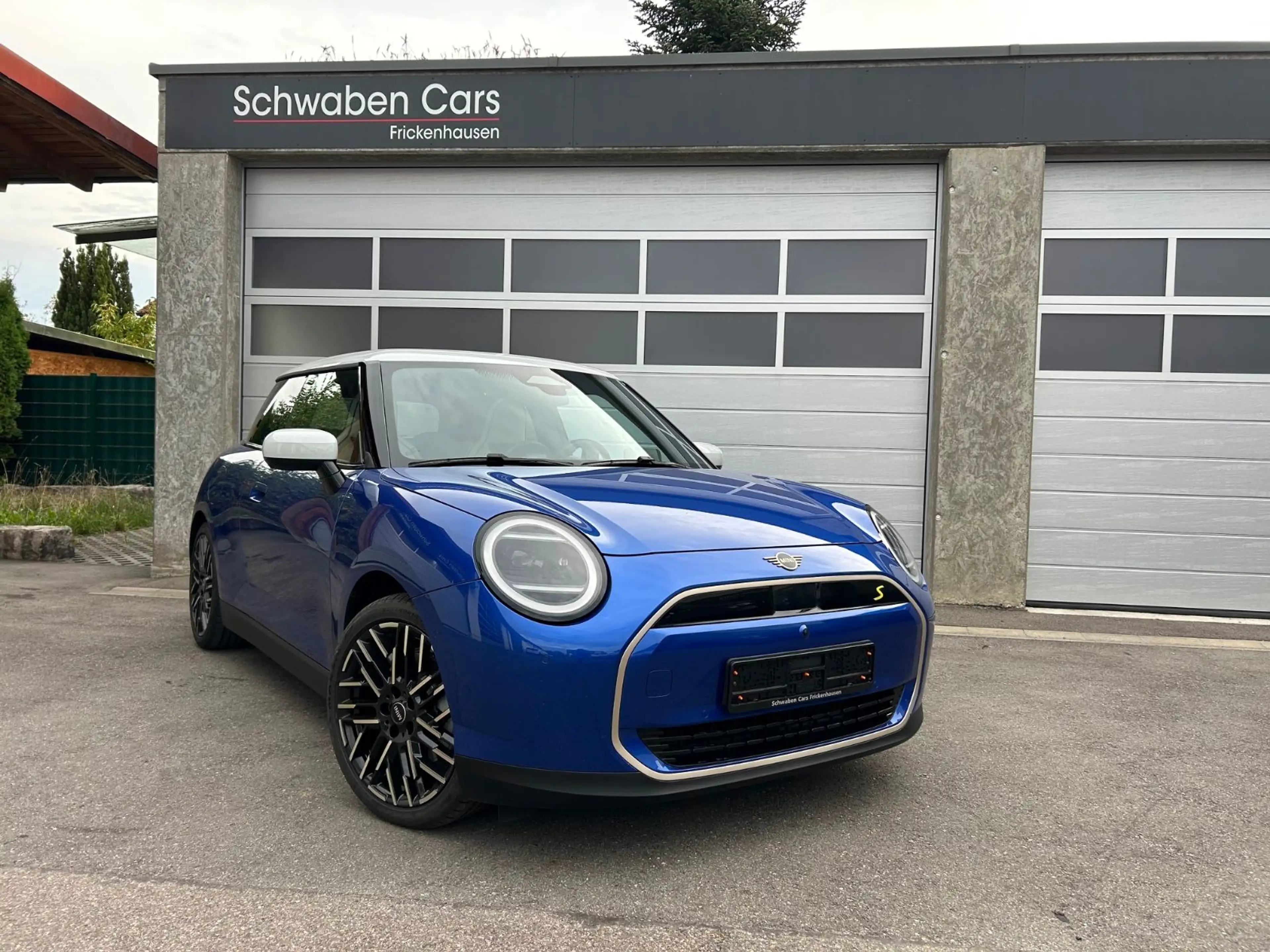 MINI Cooper SE FAVOURED XL HUD H&K ACC Pano Kamera — photo 12