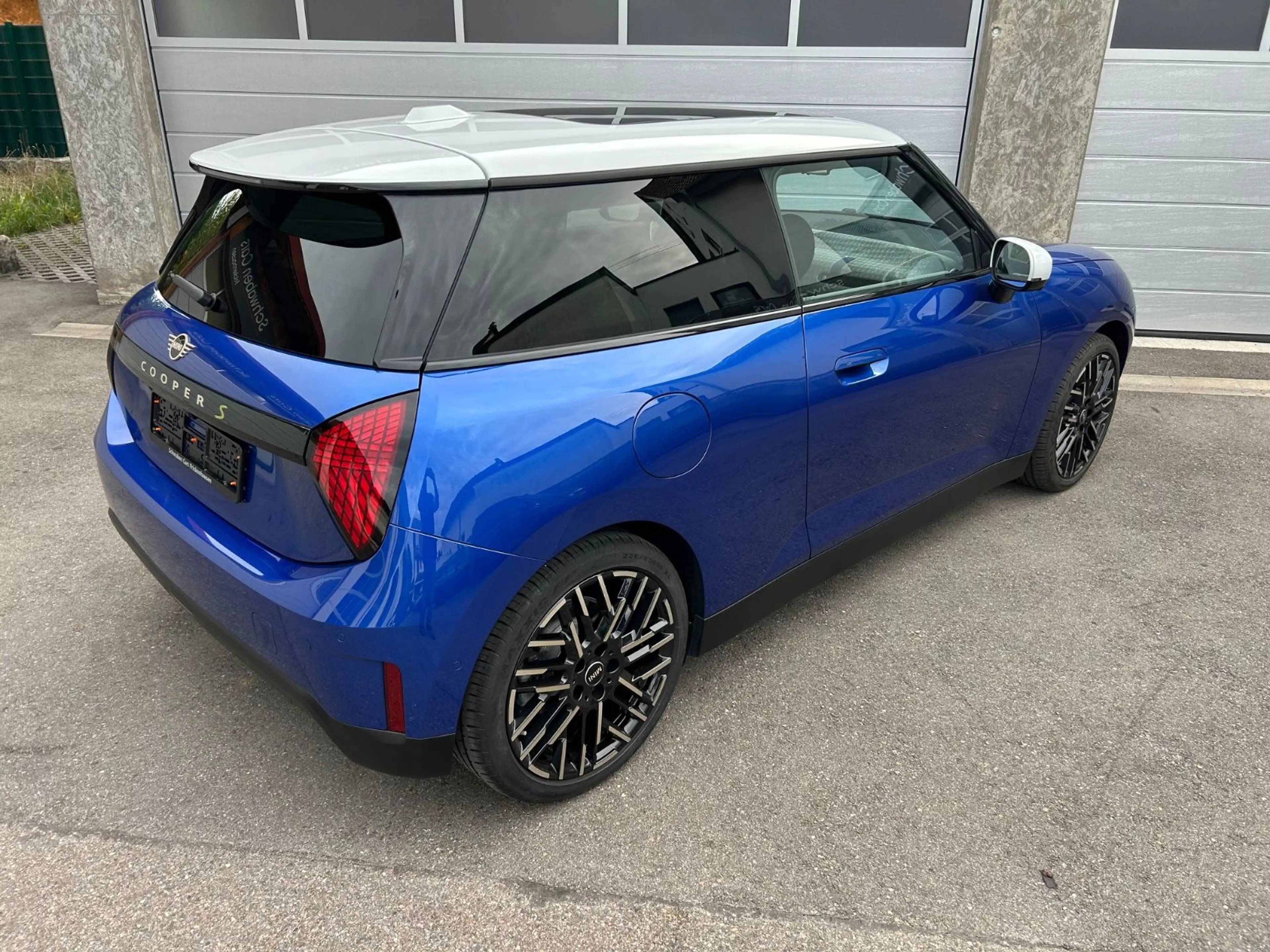MINI Cooper SE FAVOURED XL HUD H&K ACC Pano Kamera — photo 14