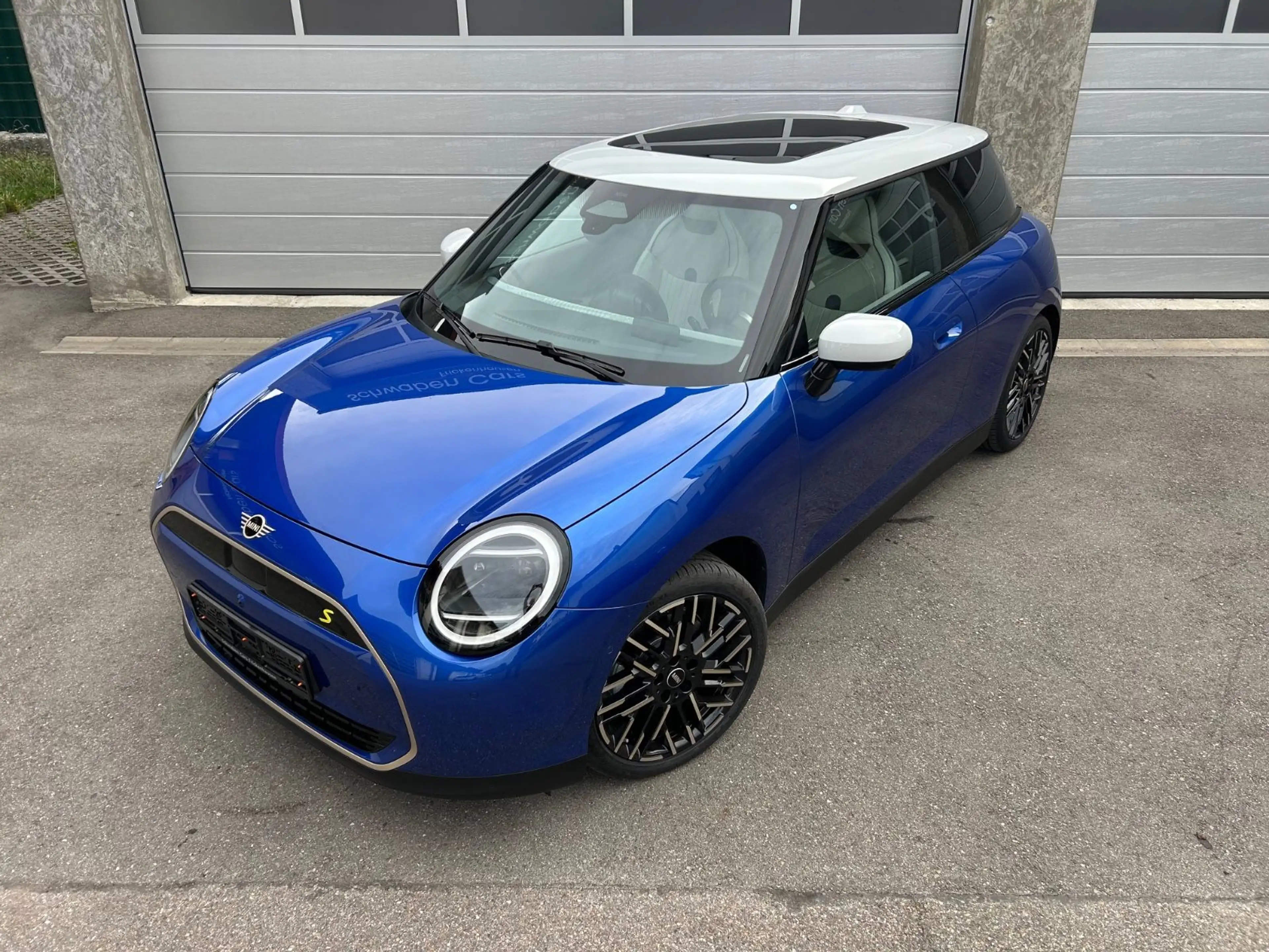 MINI Cooper SE FAVOURED XL HUD H&K ACC Pano Kamera — photo 3