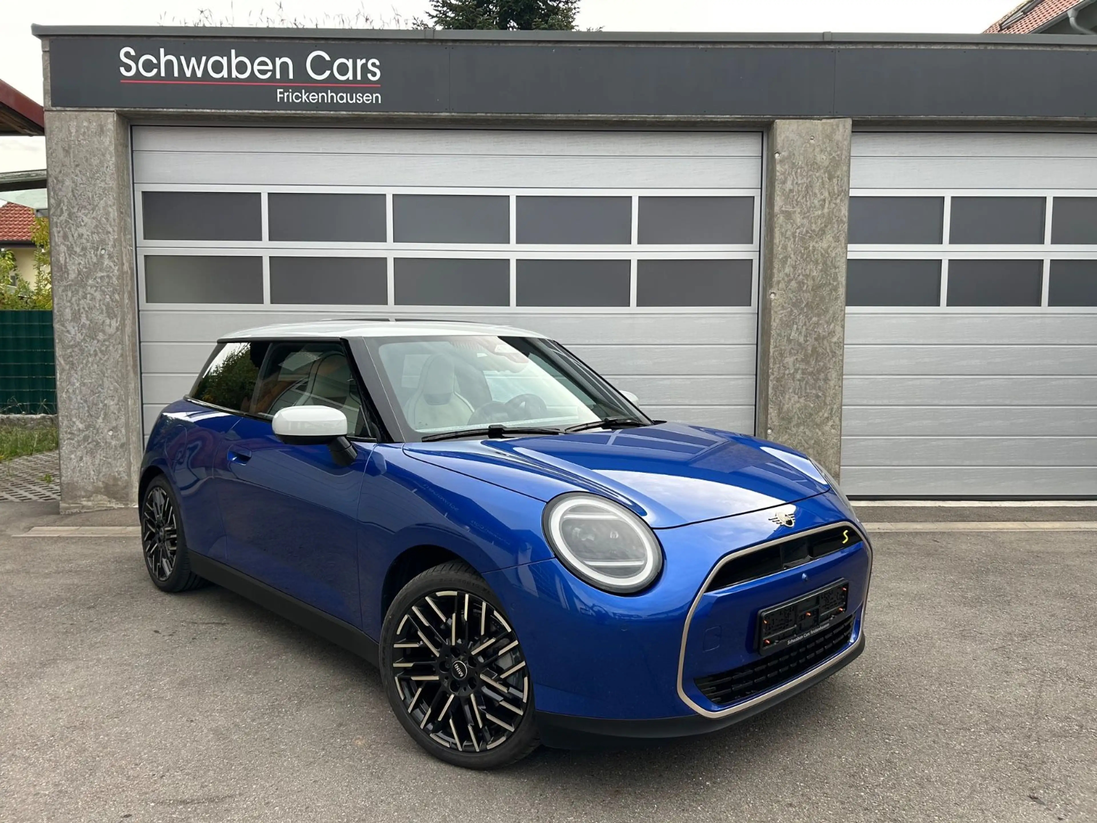 MINI Cooper SE FAVOURED XL HUD H&K ACC Pano Kamera — photo 9
