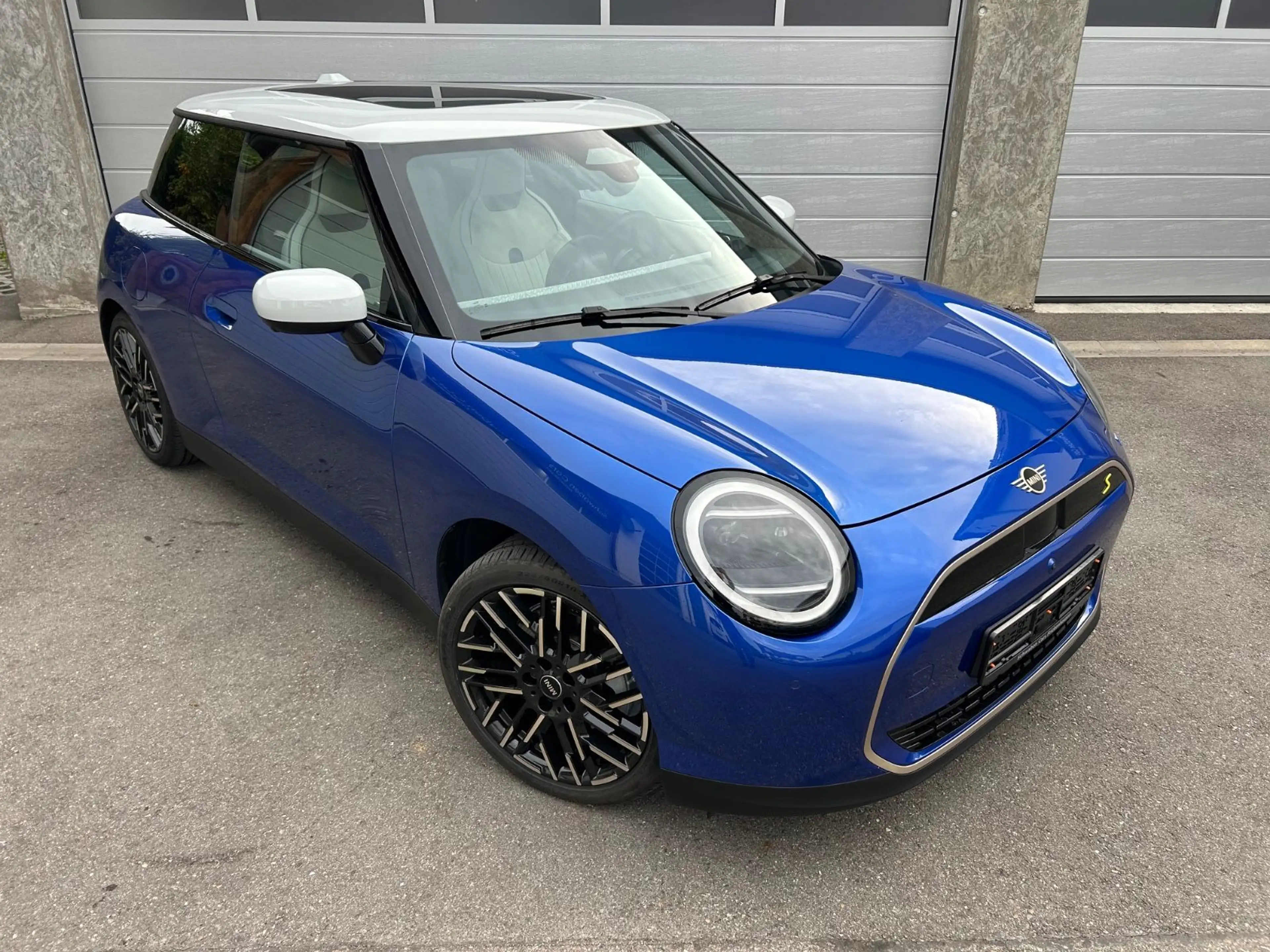 MINI Cooper SE FAVOURED XL HUD H&K ACC Pano Kamera — photo 11