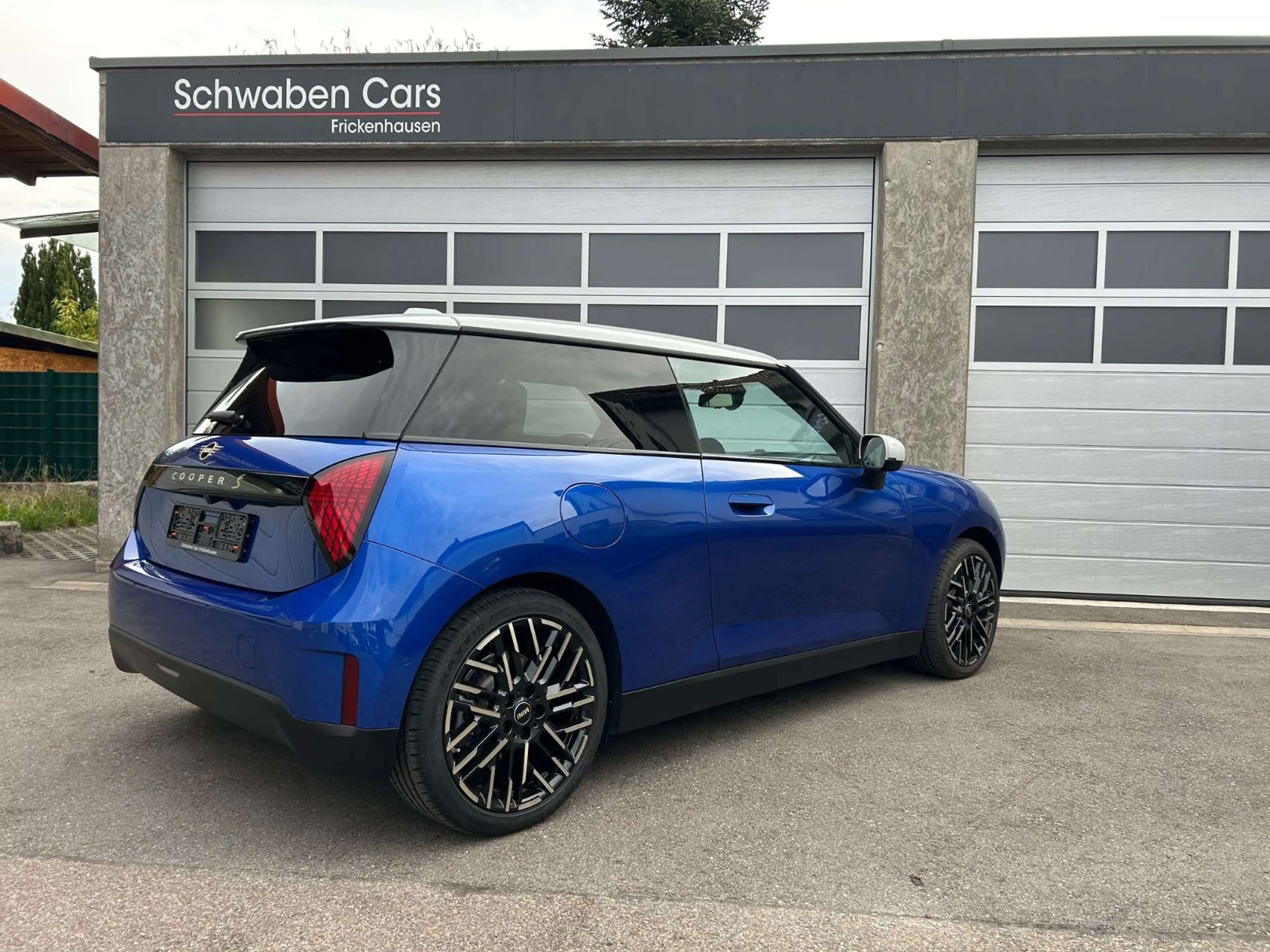MINI Cooper SE FAVOURED XL HUD H&K ACC Pano Kamera — photo 13