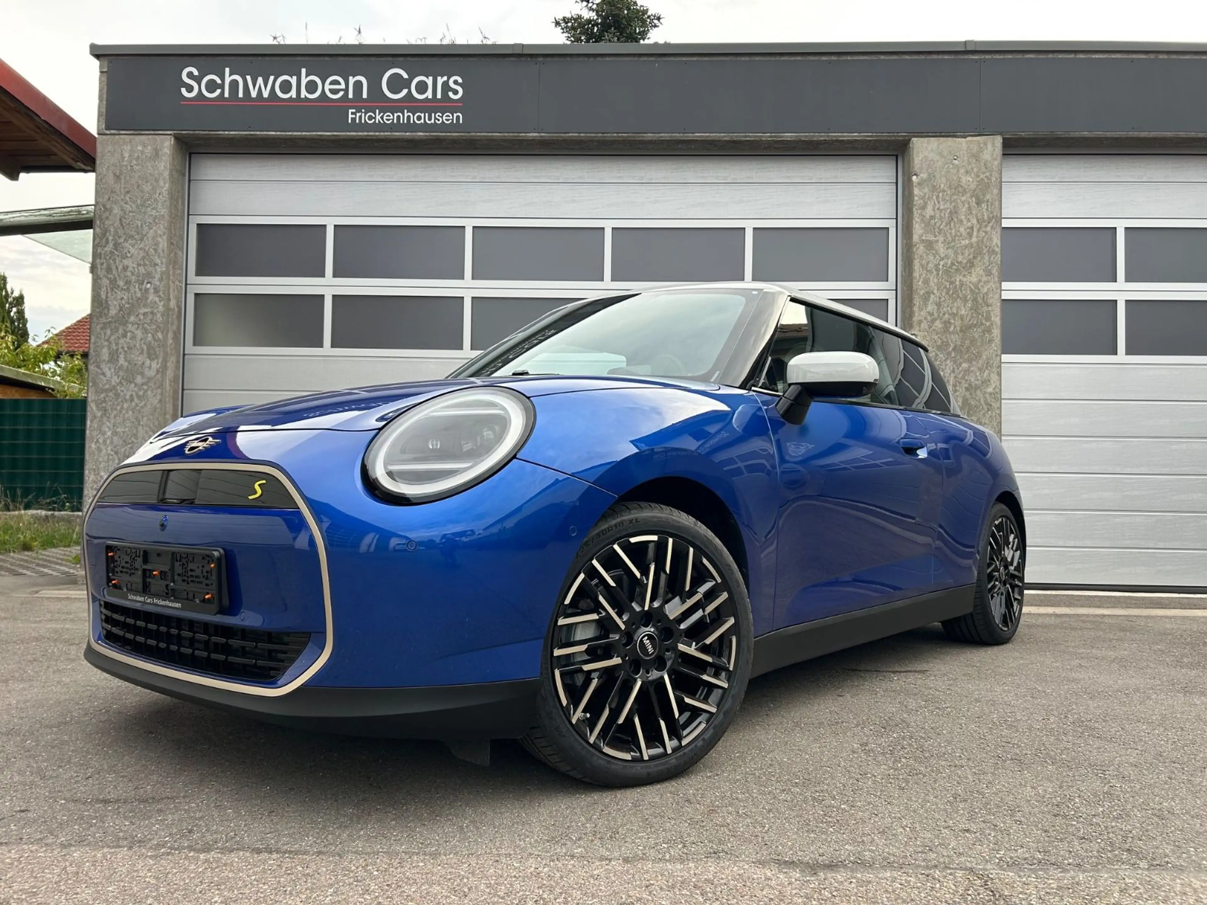 MINI Cooper SE FAVOURED XL HUD H&K ACC Pano Kamera — photo 2