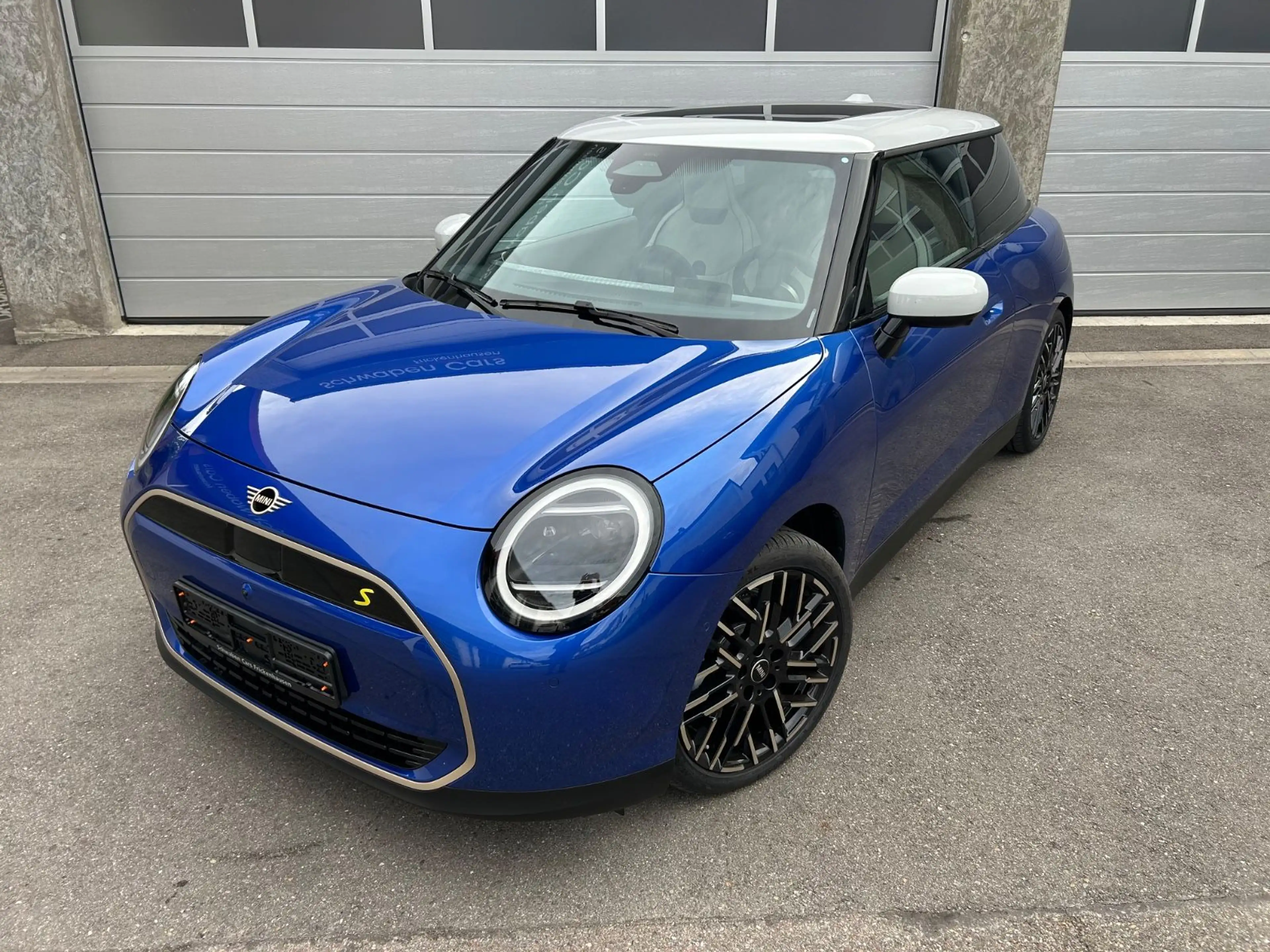 MINI Cooper SE FAVOURED XL HUD H&K ACC Pano Kamera — photo 5