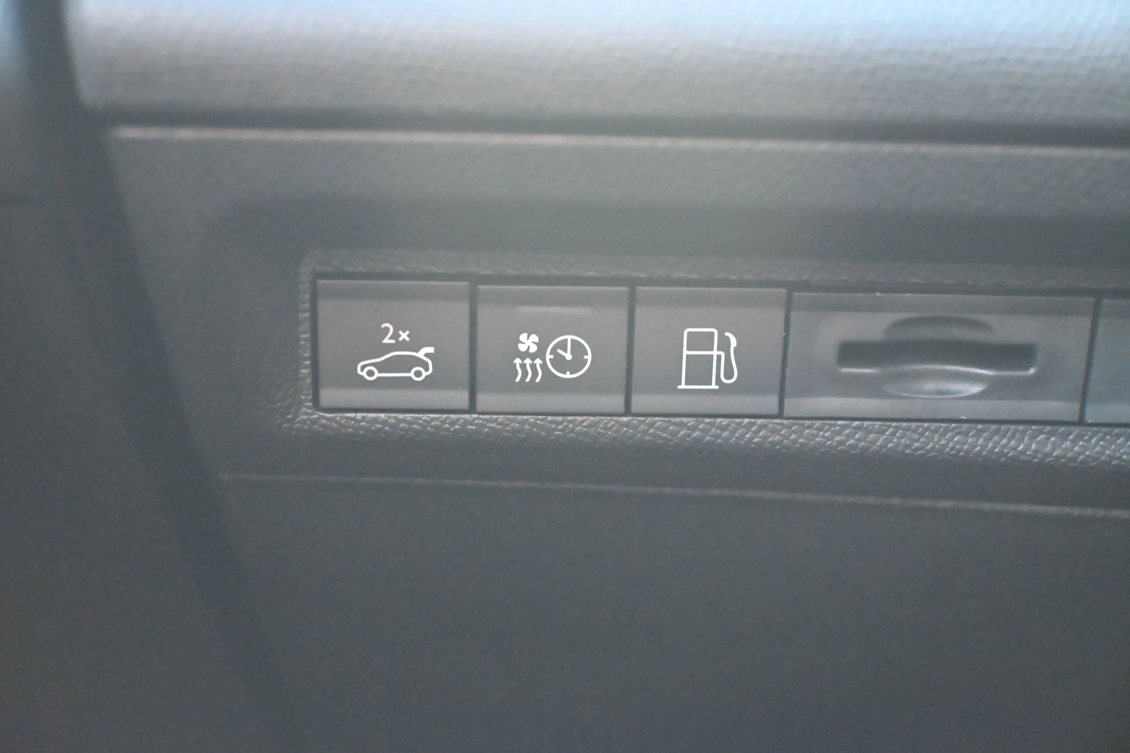 Peugeot 408 1.6 GT Exclusive Plug-In Hybrid 240 Demo-Deal! | S — photo 22
