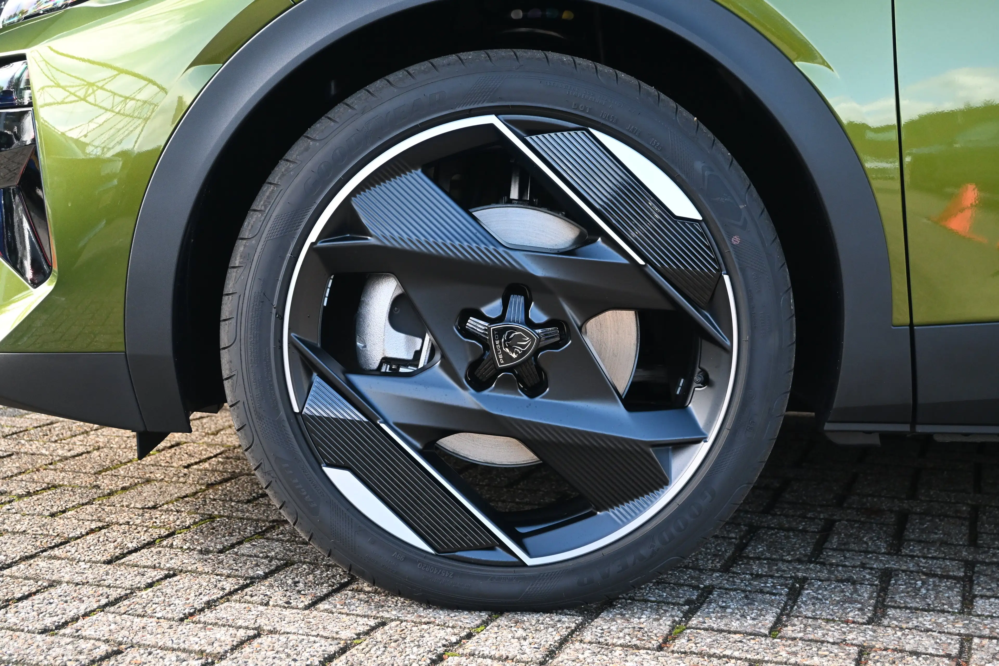 Peugeot 408 1.6 GT Exclusive Plug-In Hybrid 240 Demo-Deal! | S — photo 34