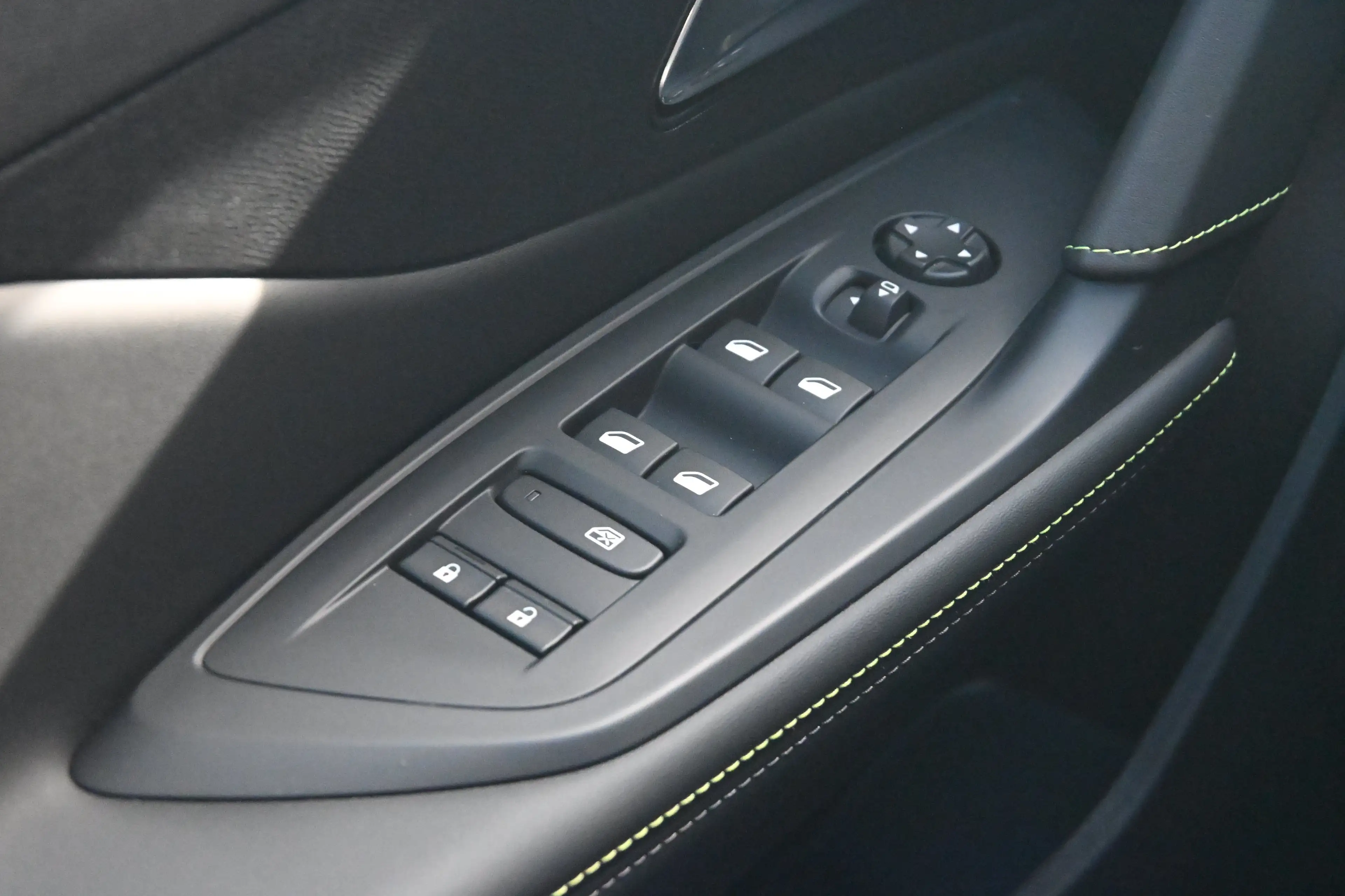 Peugeot 408 1.6 GT Exclusive Plug-In Hybrid 240 Demo-Deal! | S — photo 16