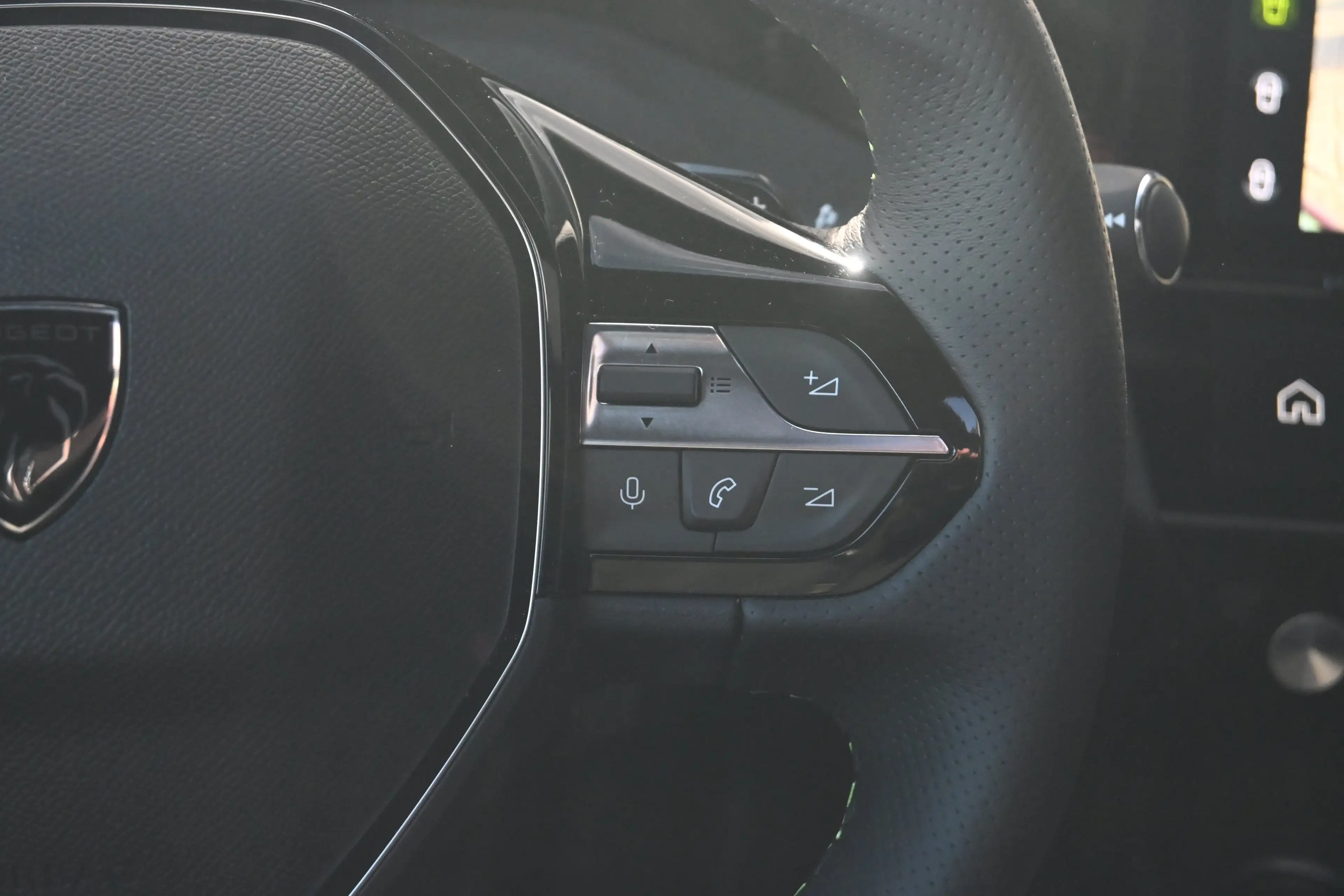 Peugeot 408 1.6 GT Exclusive Plug-In Hybrid 240 Demo-Deal! | S — photo 15
