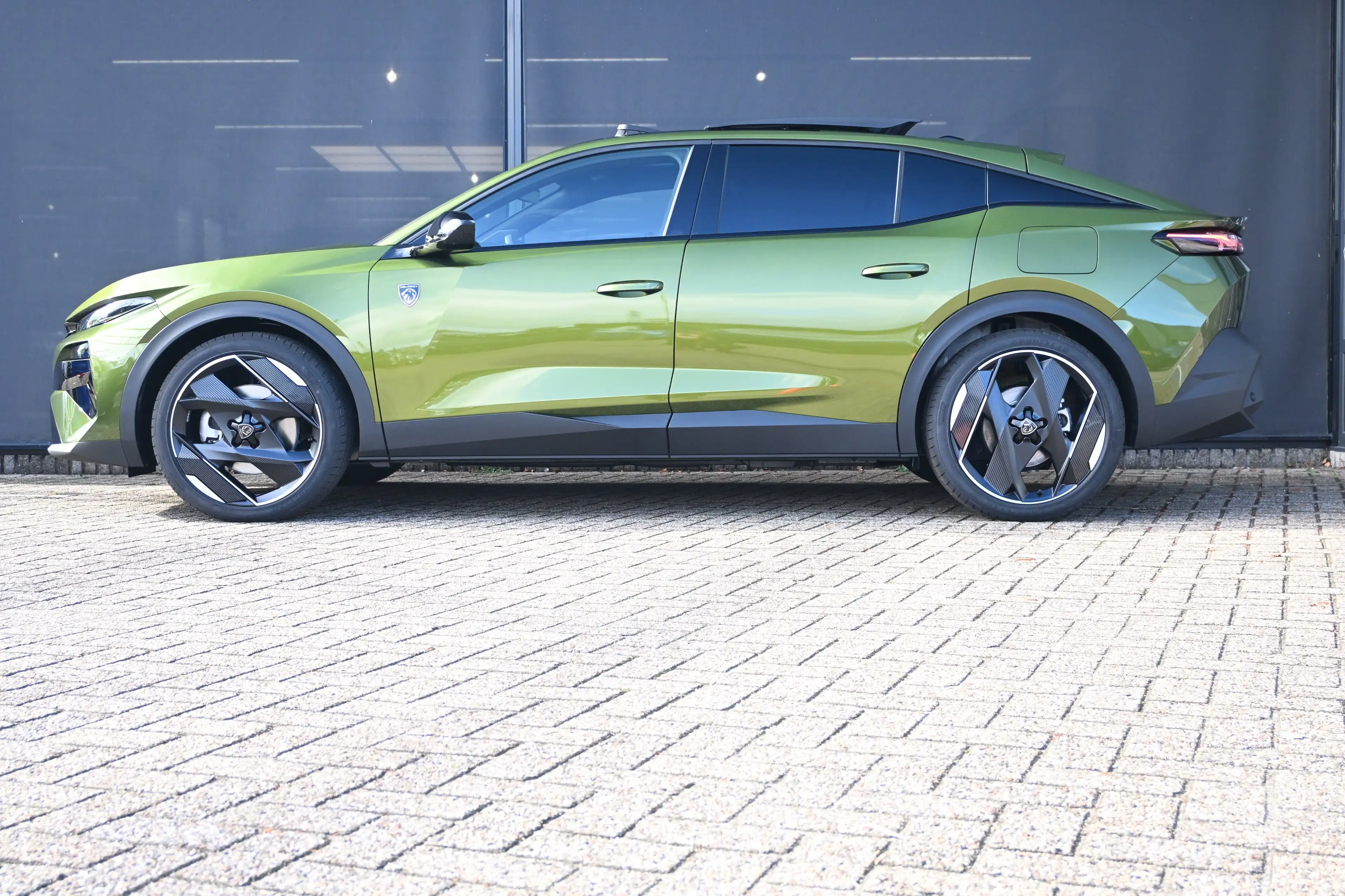 Peugeot 408 1.6 GT Exclusive Plug-In Hybrid 240 Demo-Deal! | S — photo 3