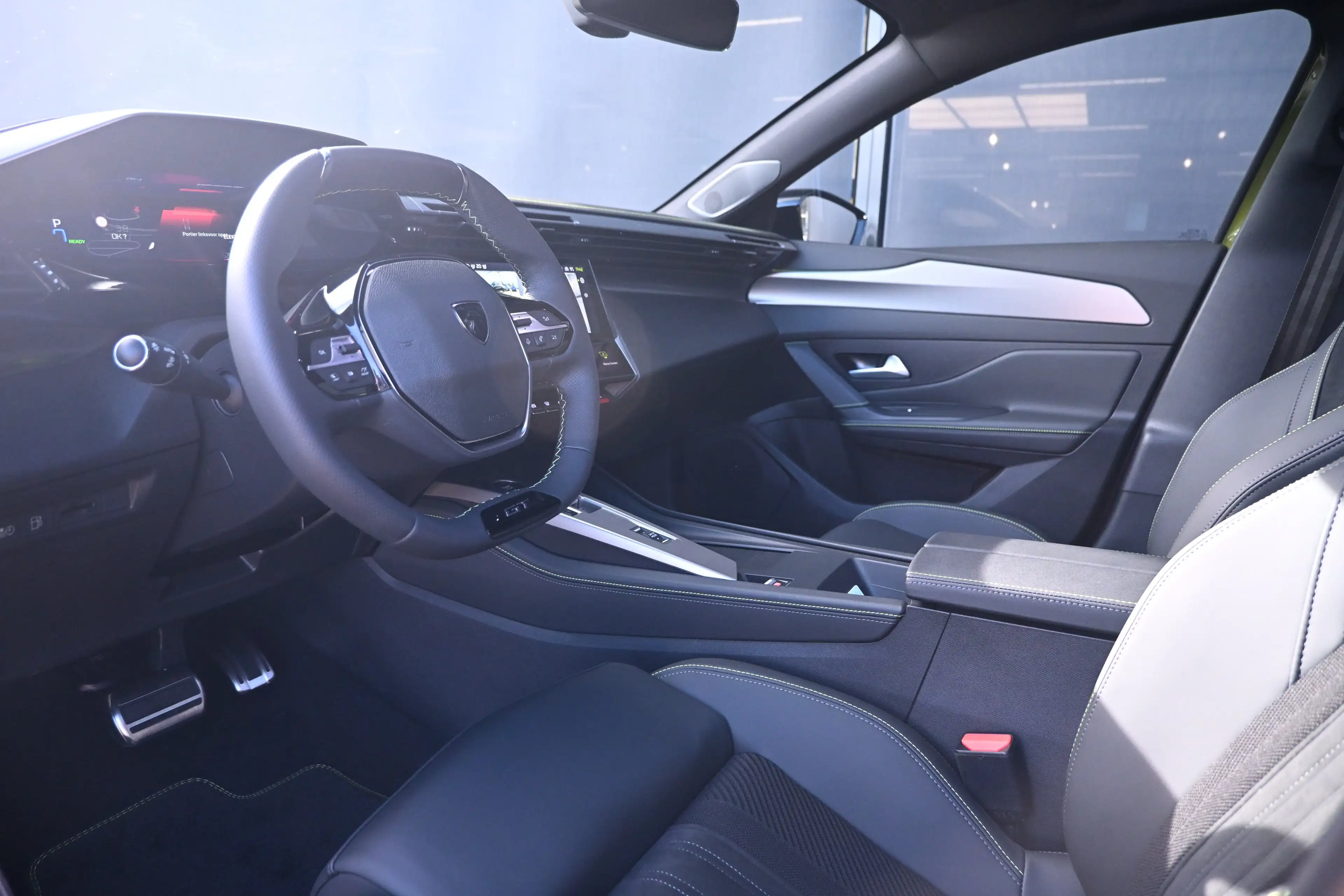 Peugeot 408 1.6 GT Exclusive Plug-In Hybrid 240 Demo-Deal! | S — photo 6