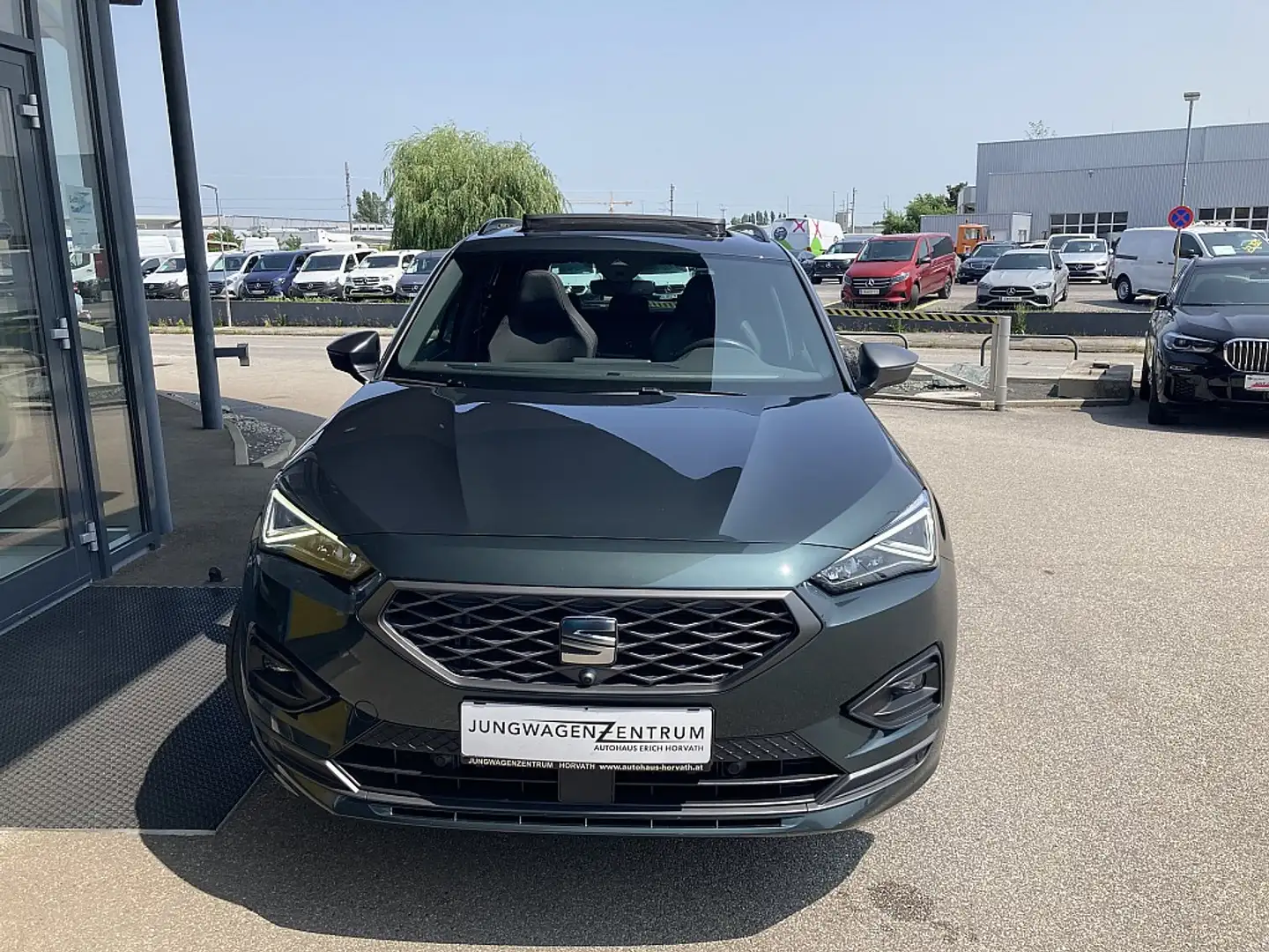 SEAT Tarraco 1,5 TSI ACT FR DSG!NAVI,LED,PANO,AHV,20"! Grün - 2