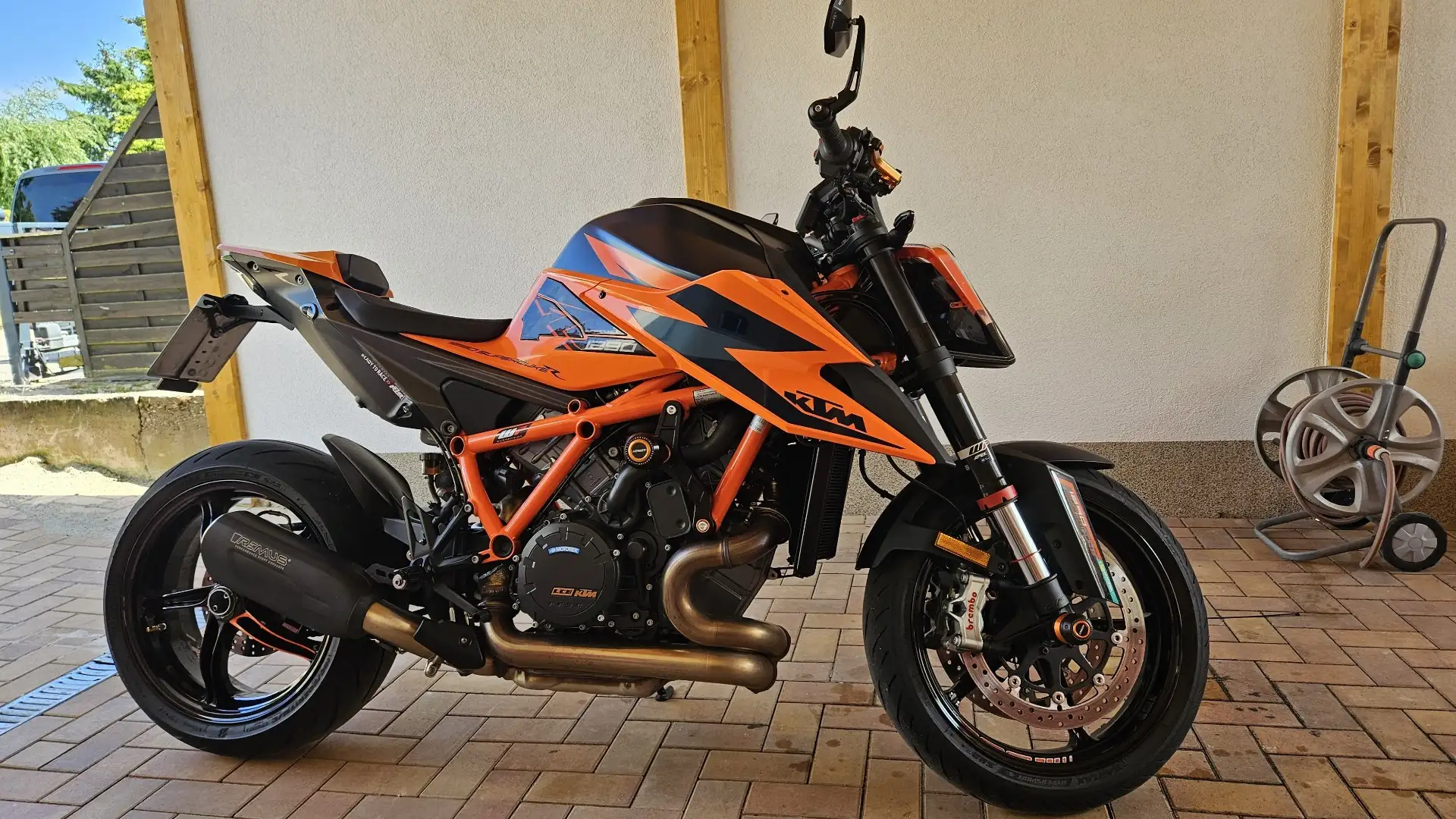 KTM 1290 Super Duke R Zum Verkauf steht eine KTM 1290 Super Duke R aus 0 Portocaliu - 1