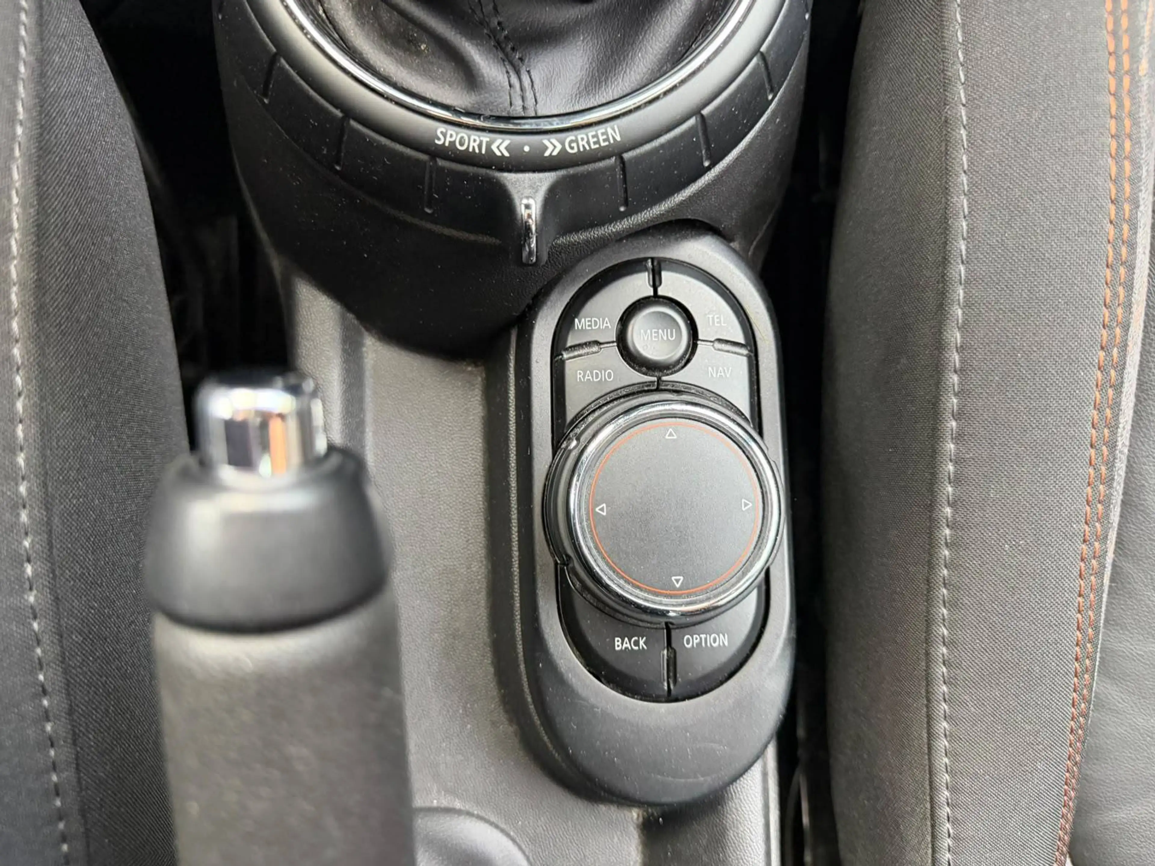 MINI Cooper D Mini 1.5 D Cooper — photo 12