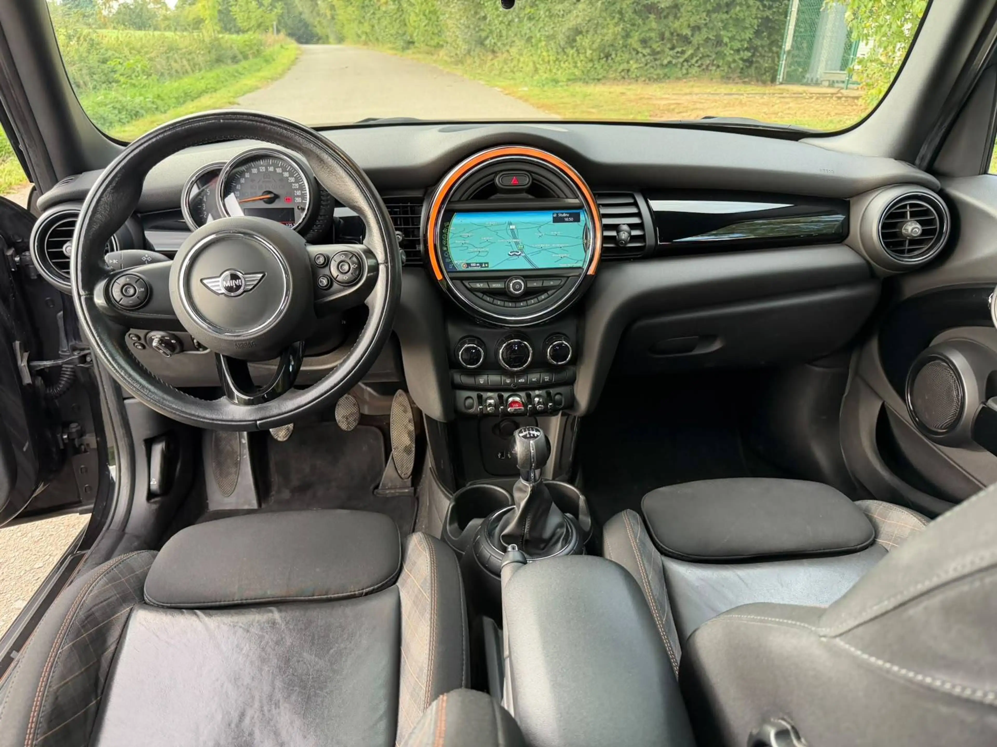 MINI Cooper D Mini 1.5 D Cooper — photo 8