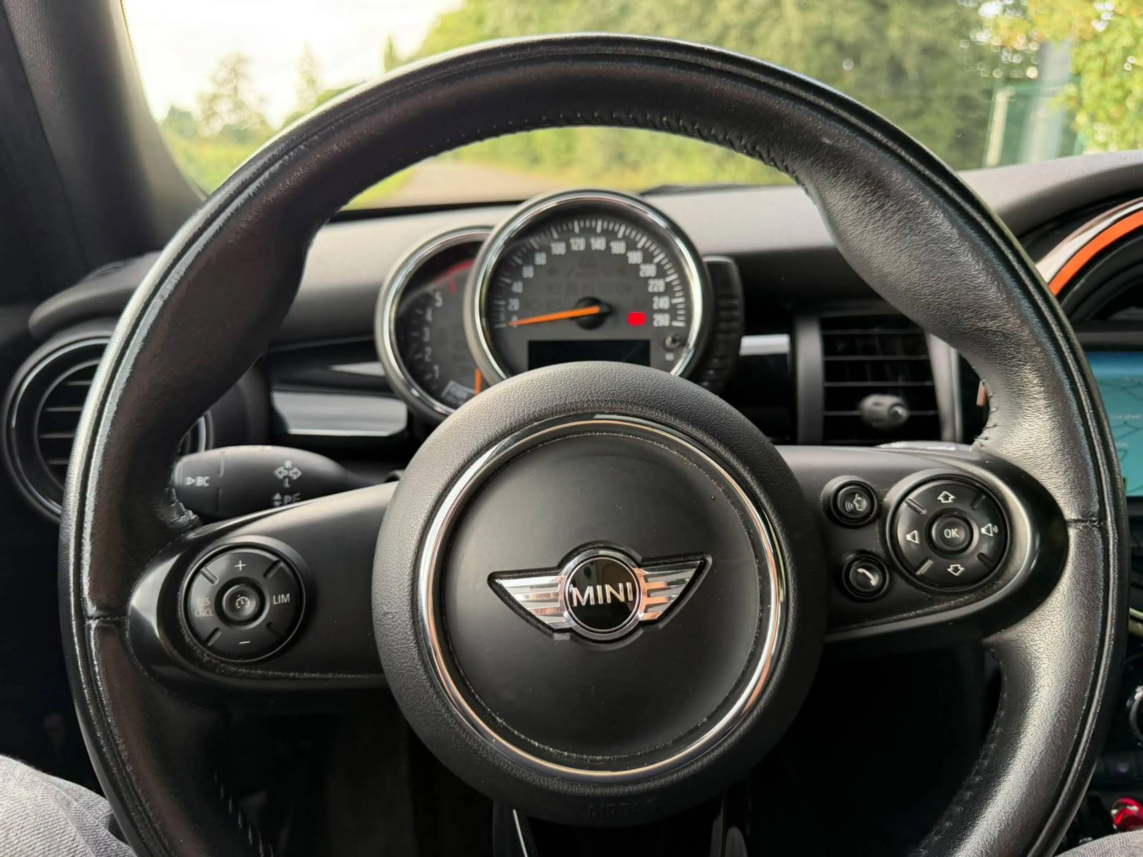 MINI Cooper D Mini 1.5 D Cooper — photo 9