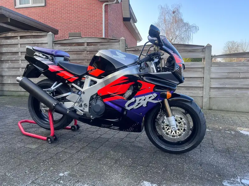 Honda Fireblade - foto 2