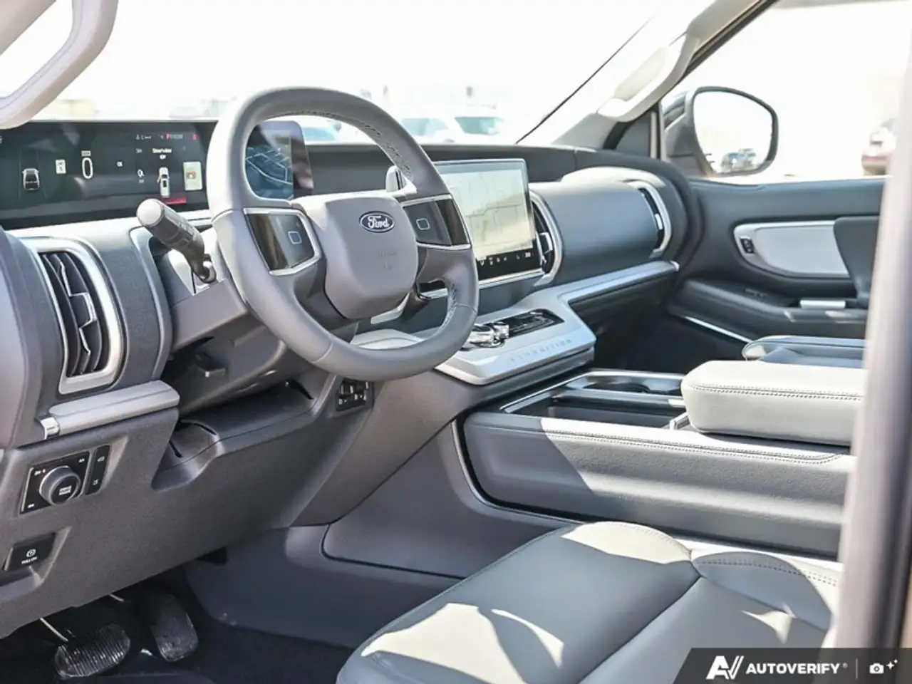 Ford Expedition снимка Ford Expedition