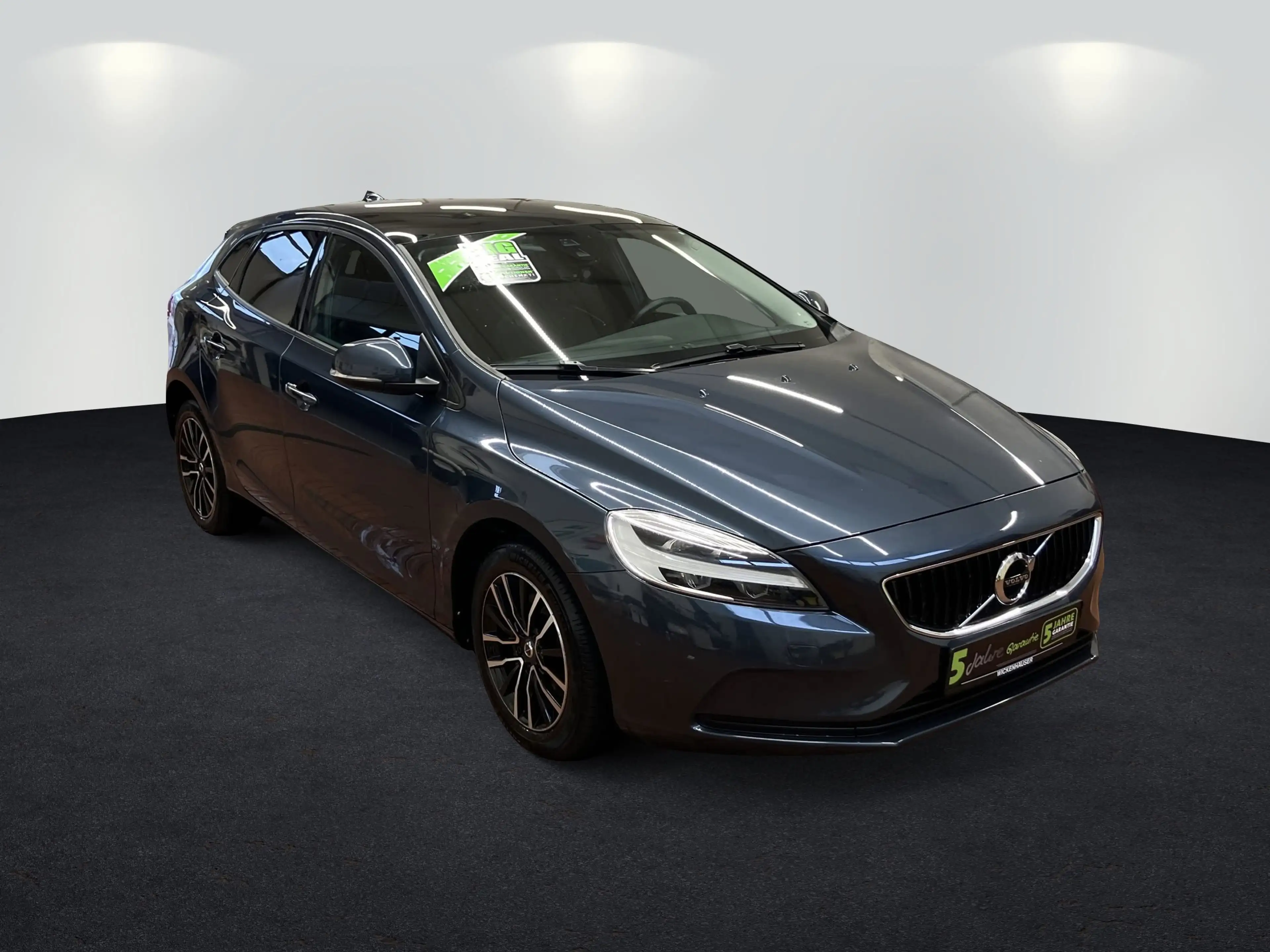 Volvo V40 T3 2.0 Momentum LED+Navi+Pano+Kamera+SHZ — photo 3