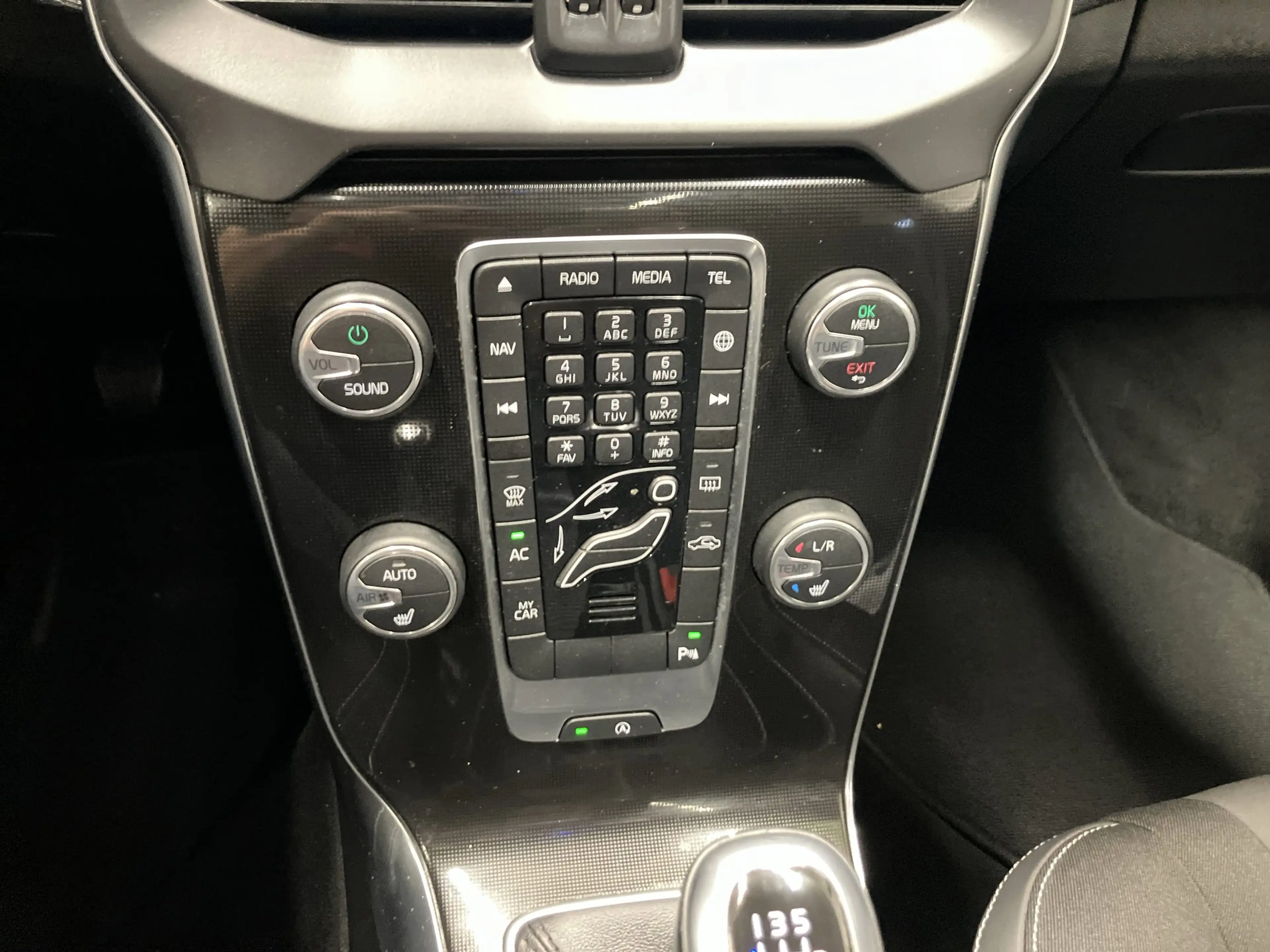 Volvo V40 T3 2.0 Momentum LED+Navi+Pano+Kamera+SHZ — photo 12
