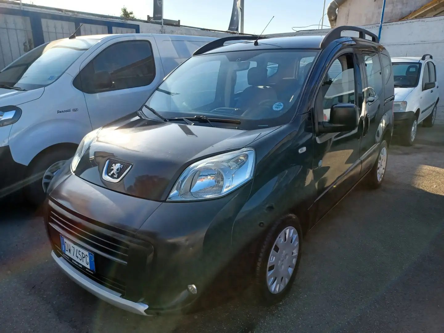 Peugeot Bipper Tepee 1.4 HDi 70CV Outdoor Noir - 1