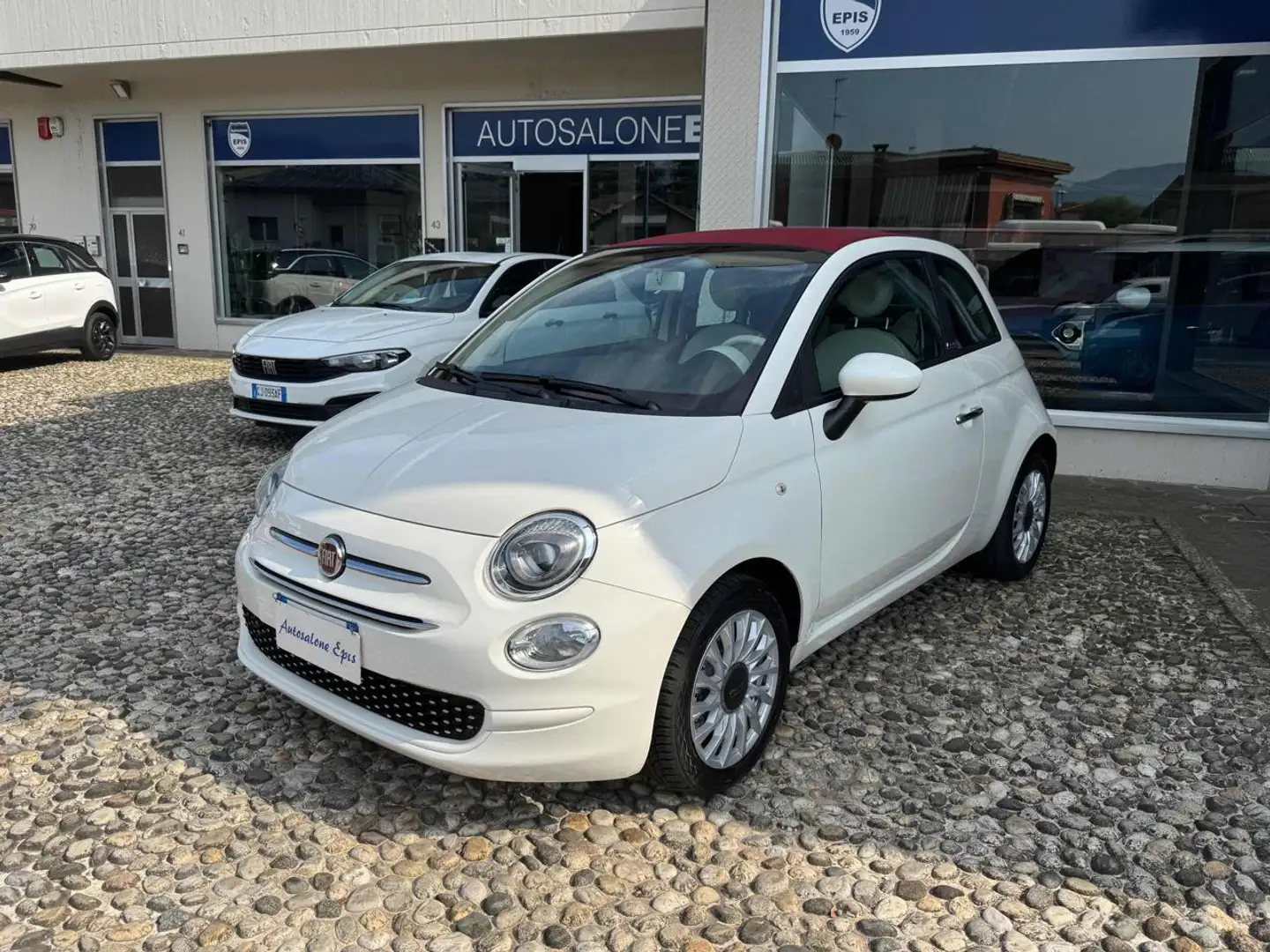 Fiat 500C 1.0 Hybrid Lounge Bianco - 2