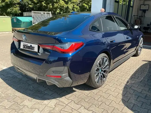 BMW I4 view 3