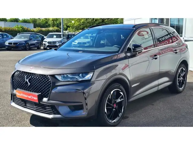 DS Automobiles DS 7 Crossback view 2