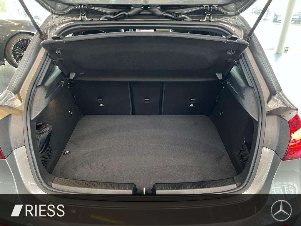 Mercedes-Benz A 220