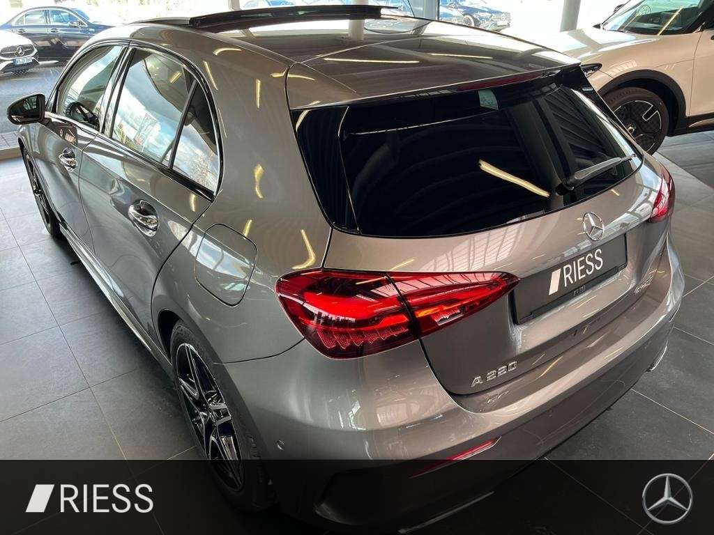 Mercedes-Benz A 220