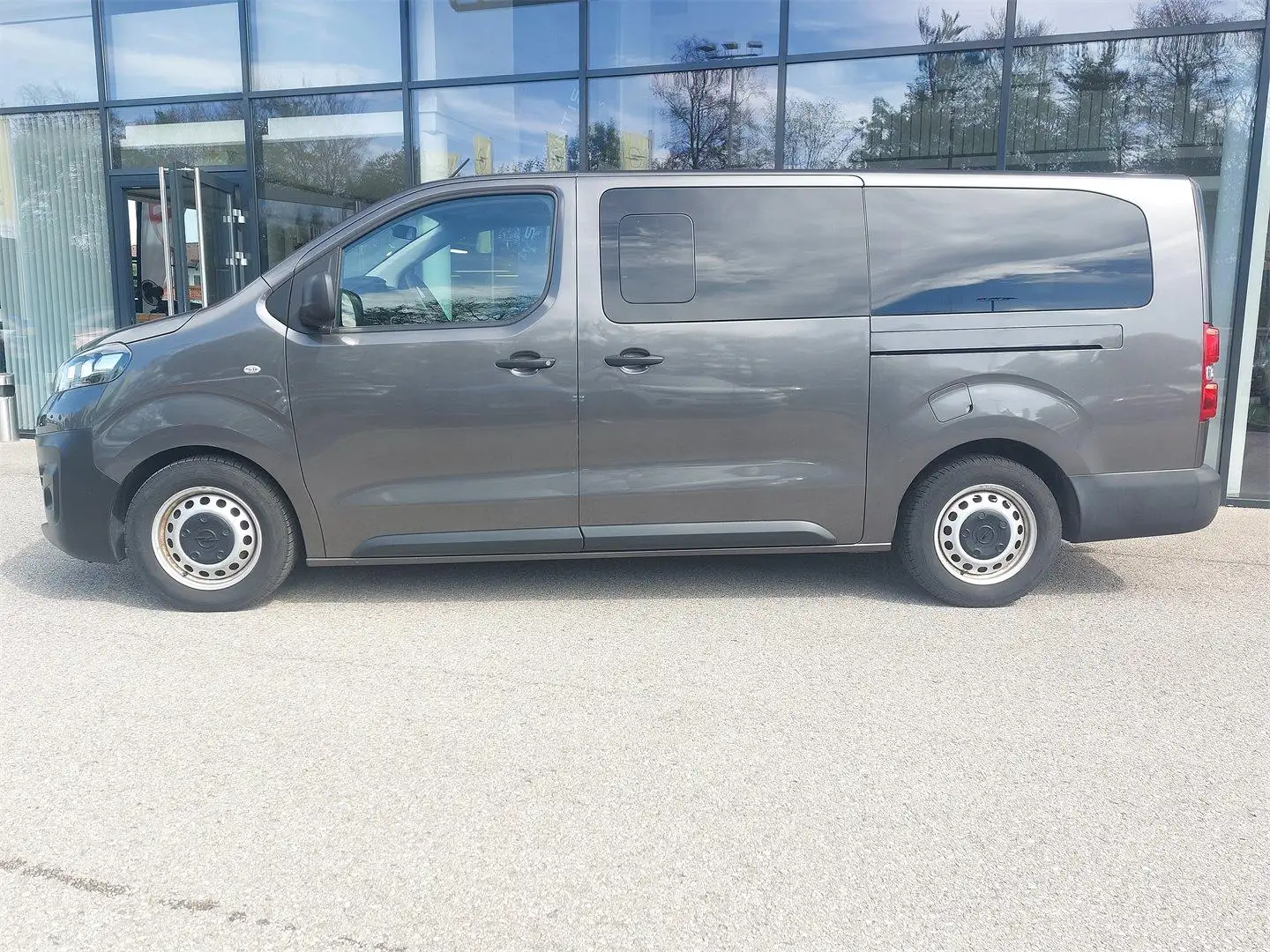 Opel Vivaro Kombi L 9 Sitzer Grau - 2