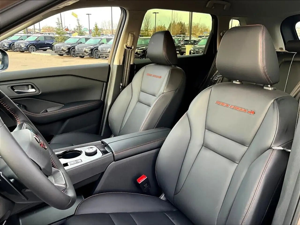Nissan Rogue fotografie Nissan Rogue