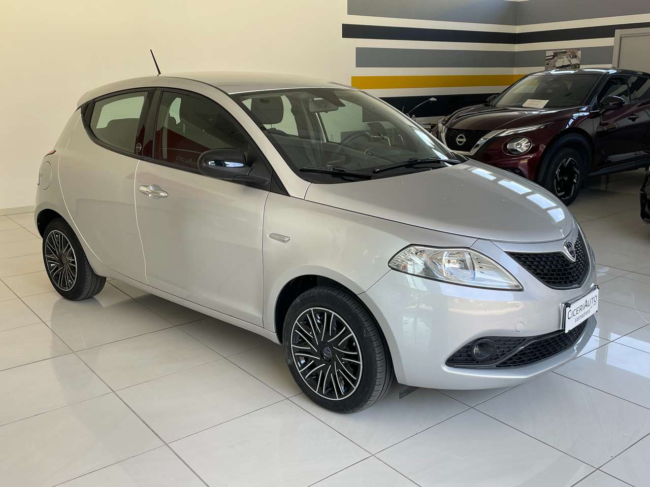 Lancia Ypsilon 1.0 firefly hybrid Gold