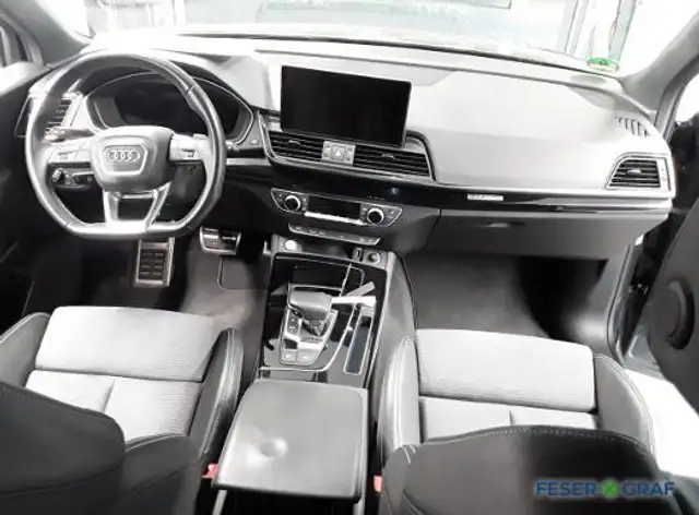 Audi Q5 view 7