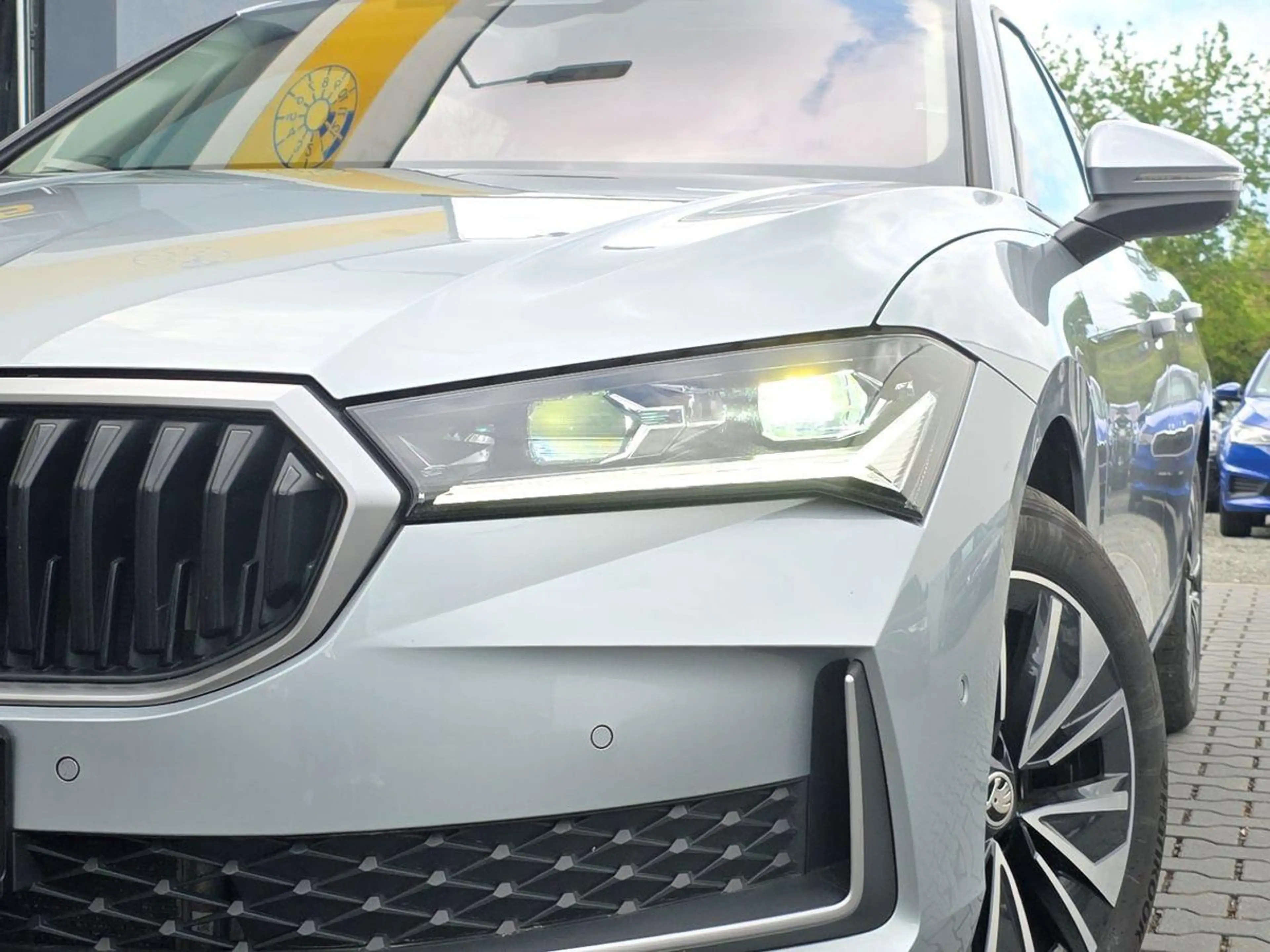 Skoda Superb TDI 4x4 STNDHZ PANO AHK SITZBLF LEDER 360° — photo 6