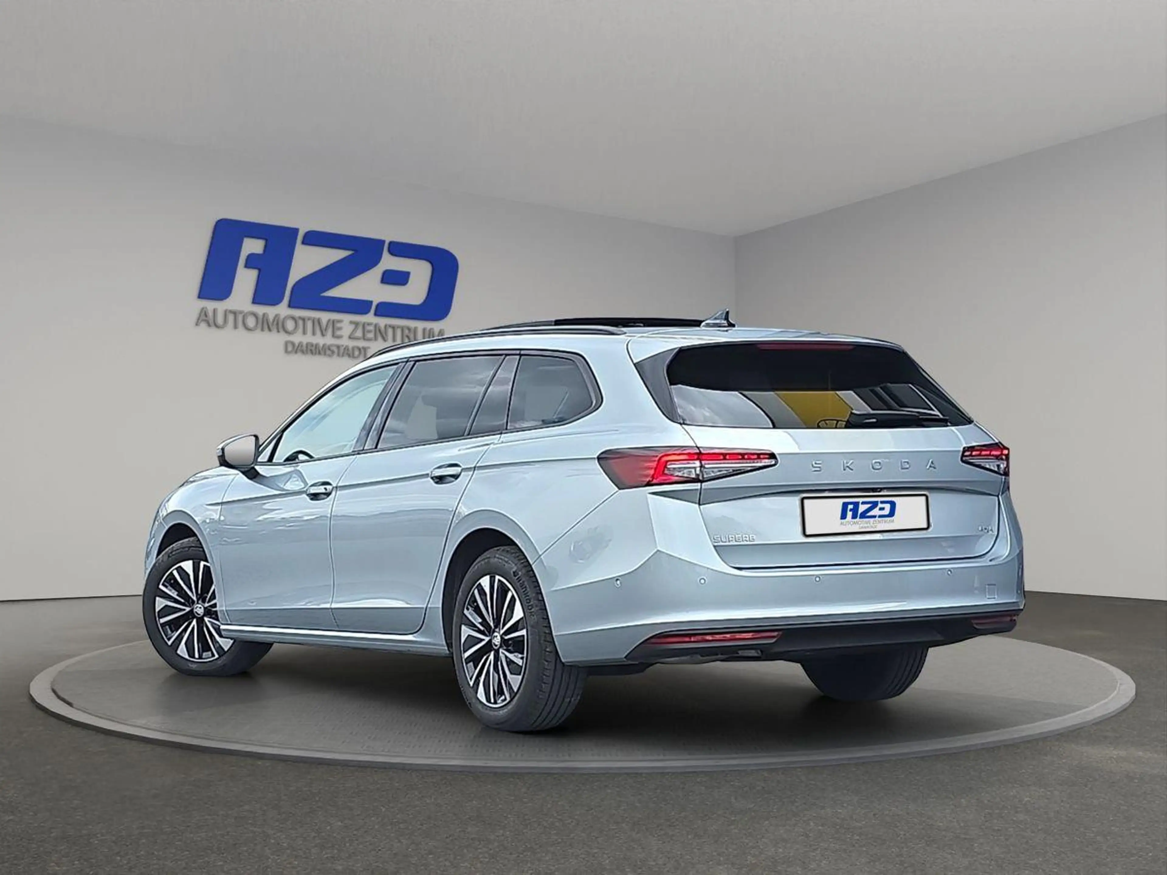 Skoda Superb TDI 4x4 STNDHZ PANO AHK SITZBLF LEDER 360° — photo 4