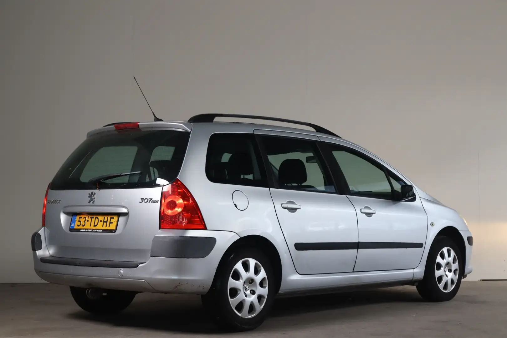 Peugeot 307 Break 1.6 HDiF XR - NL- Auto!! Grijs - 2