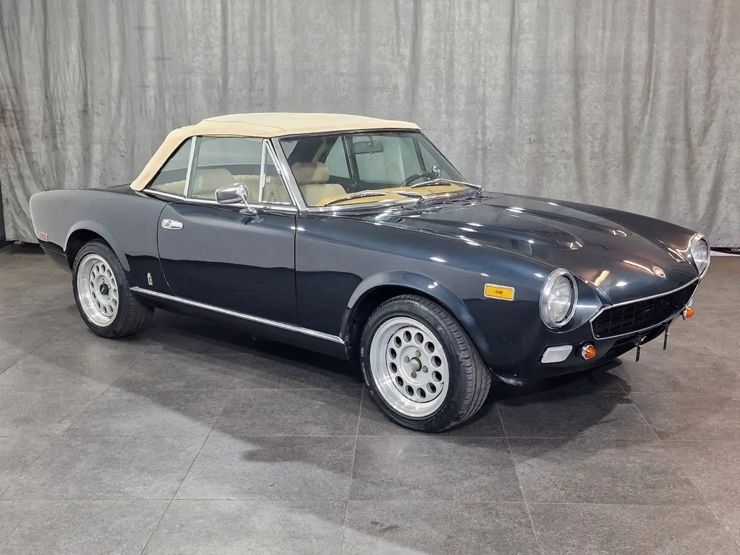 Fiat 124 Spider H-Kennzeichen Vert - 2