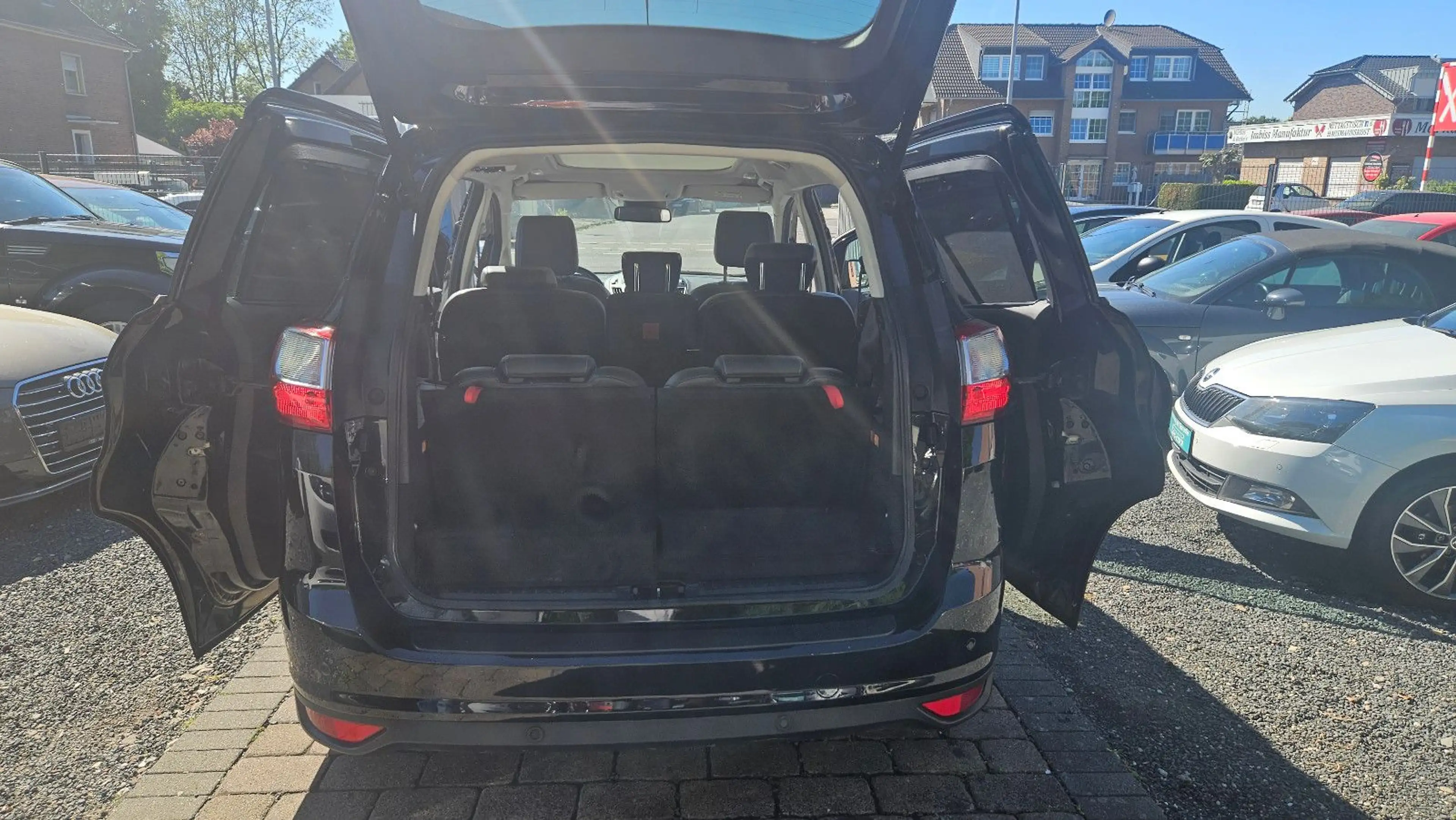 Ford Grand C-Max Grand C-MAX Titanium — photo 11