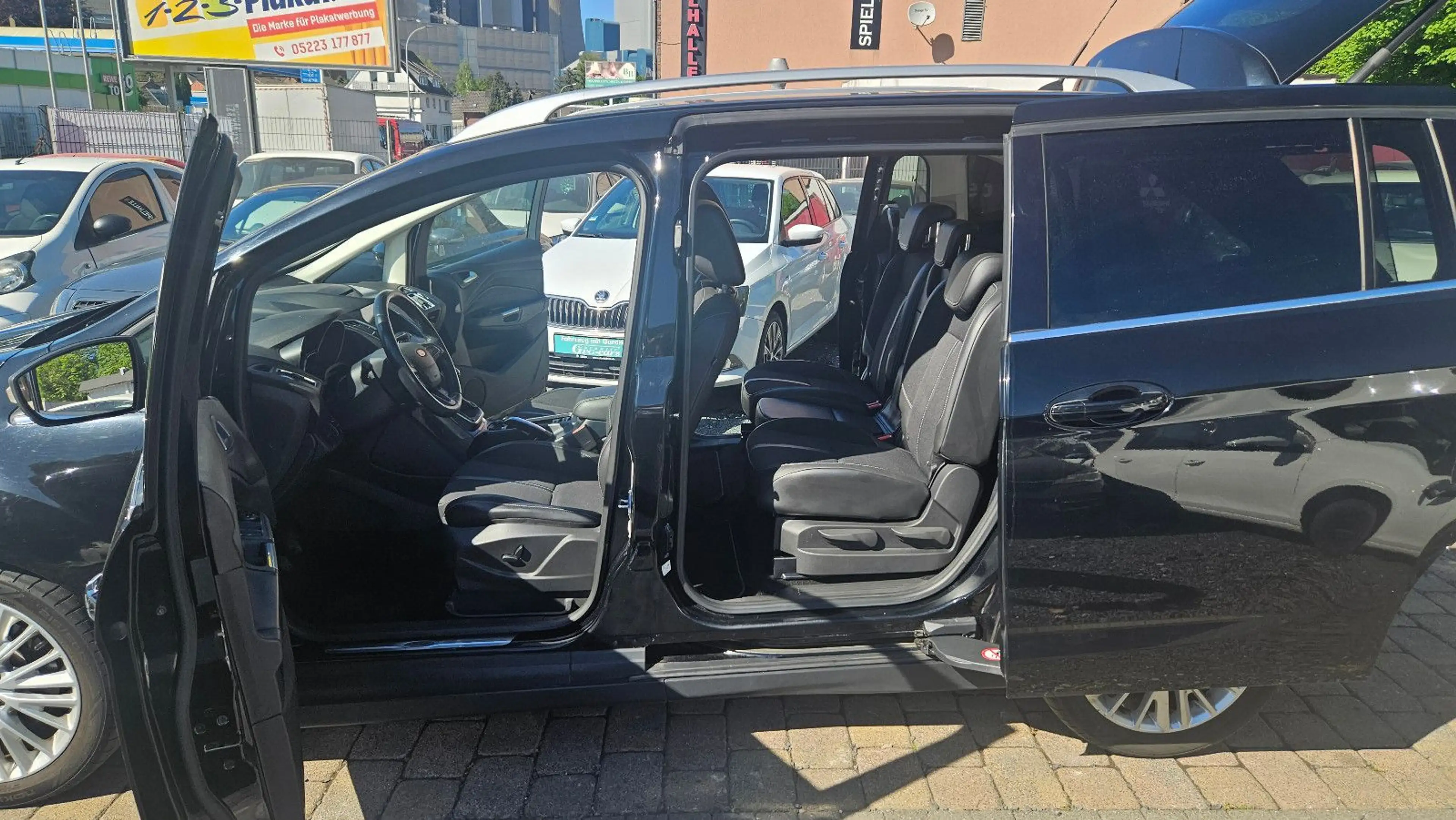 Ford Grand C-Max Grand C-MAX Titanium — photo 12