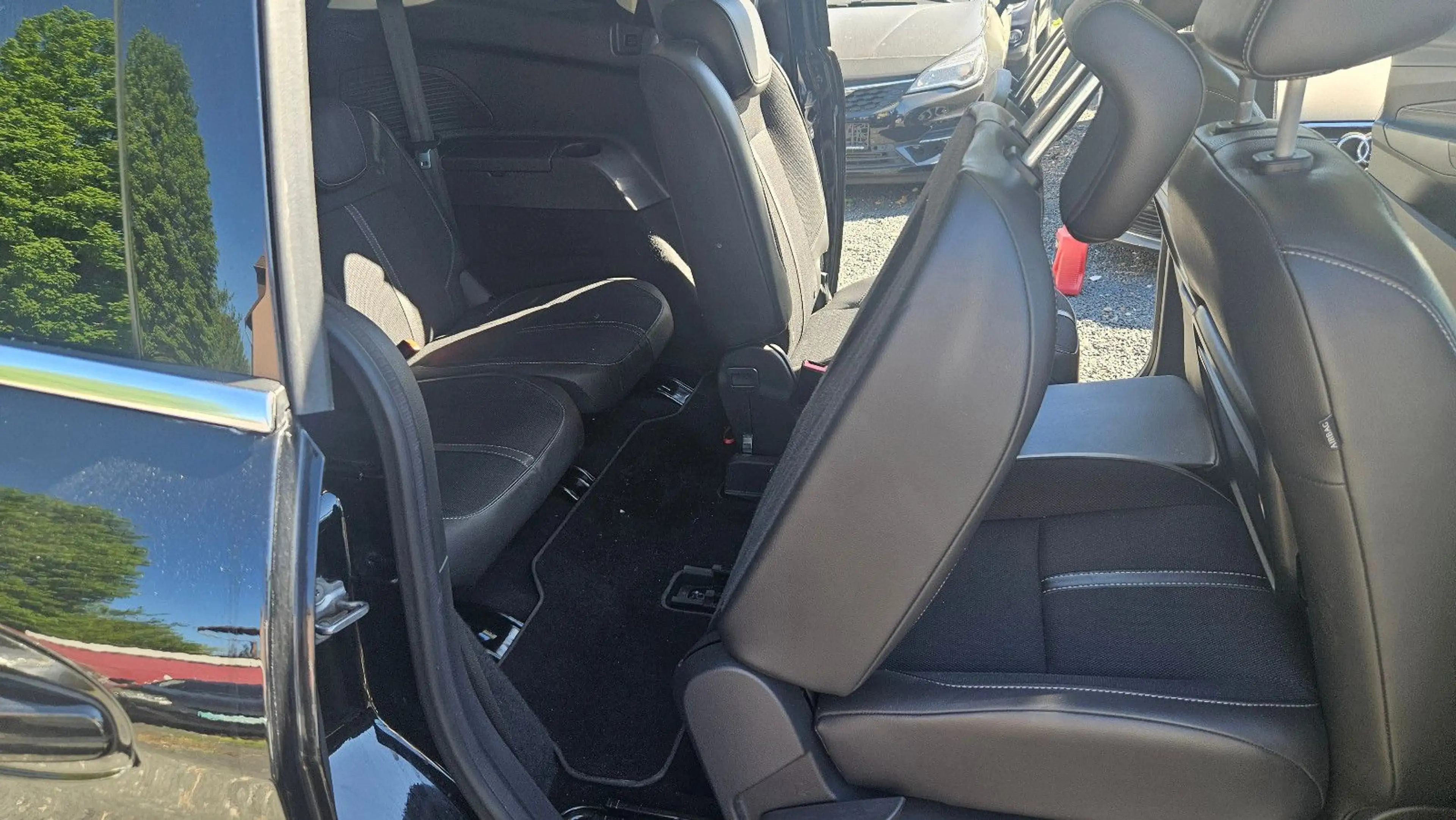 Ford Grand C-Max Grand C-MAX Titanium — photo 10