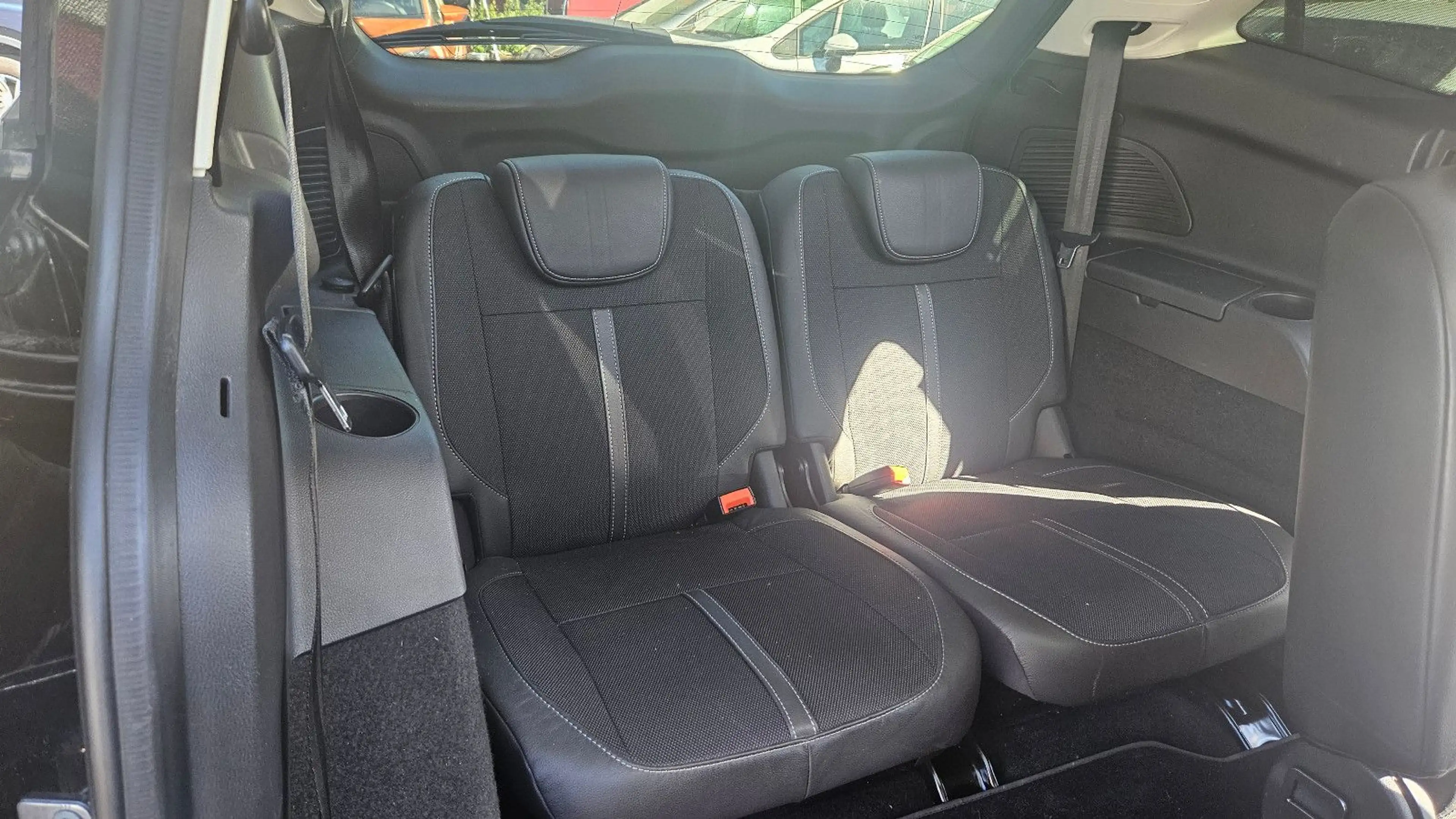 Ford Grand C-Max Grand C-MAX Titanium — photo 8