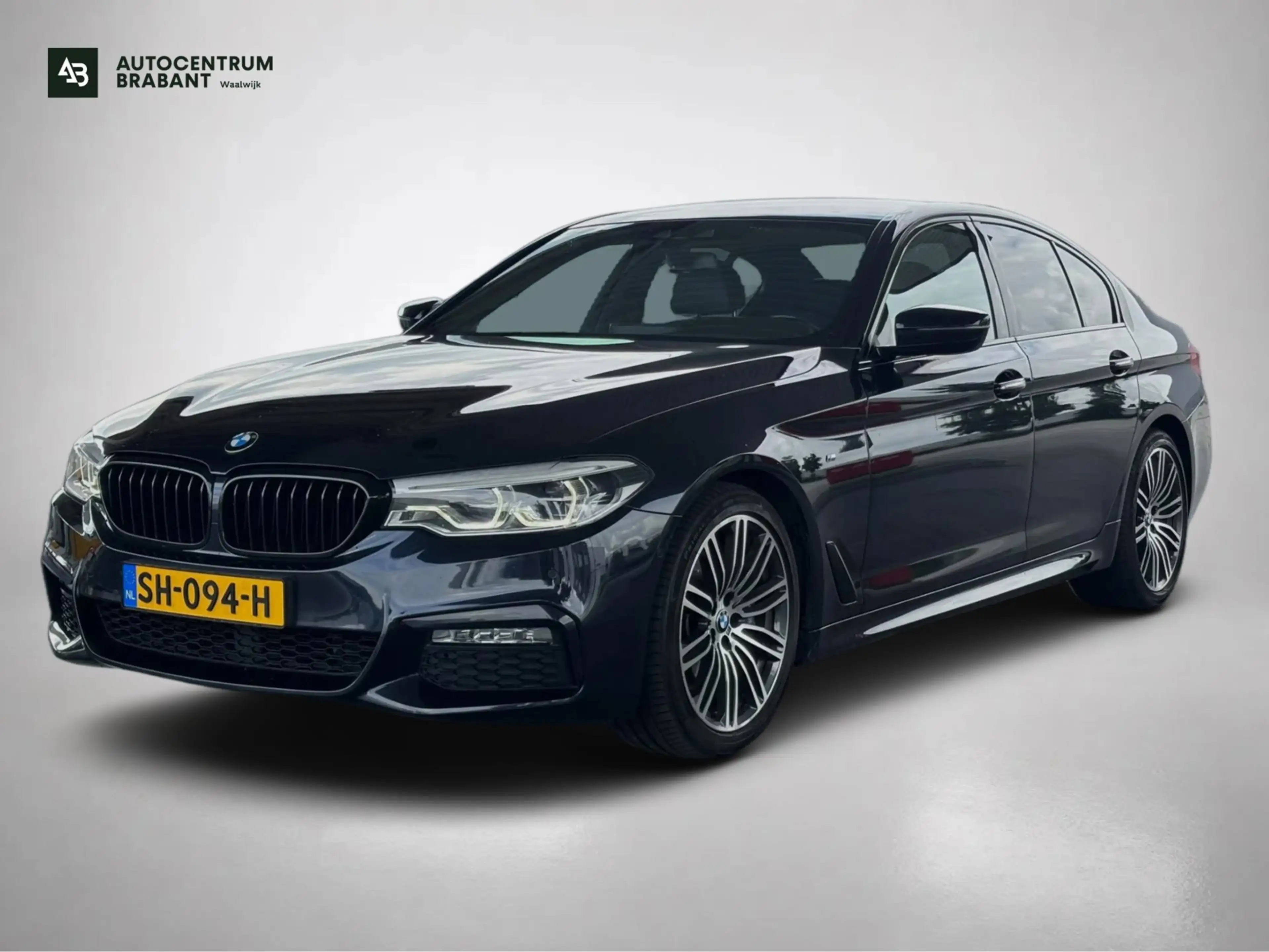 BMW 530 5-serie 530i High Executive (NL-auto, Dealer OndH,