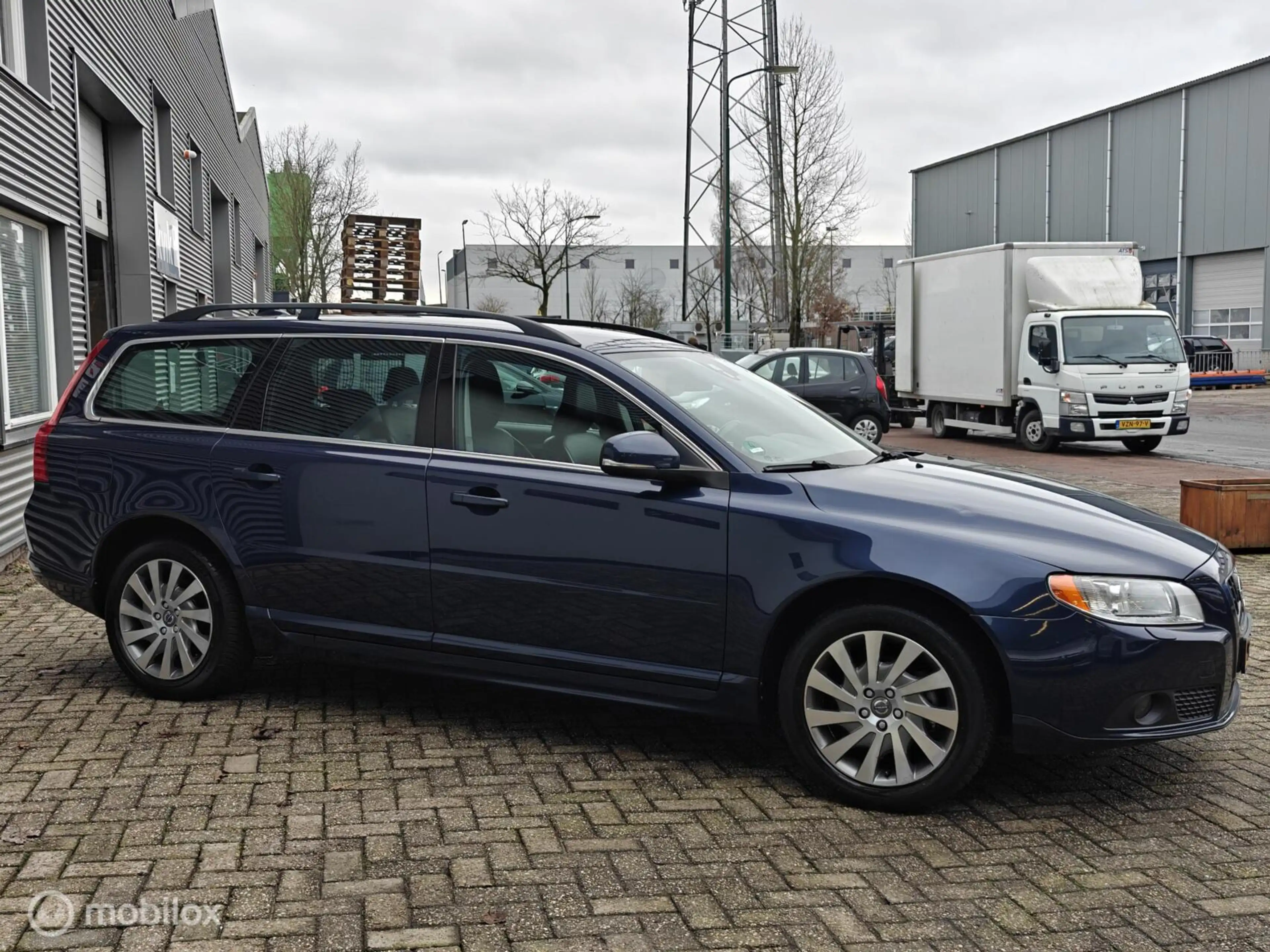 Volvo V70 1.6 T4 180pk AUTOMAAT Ltd.Ed. Volleder PDC Navi NL — photo 4