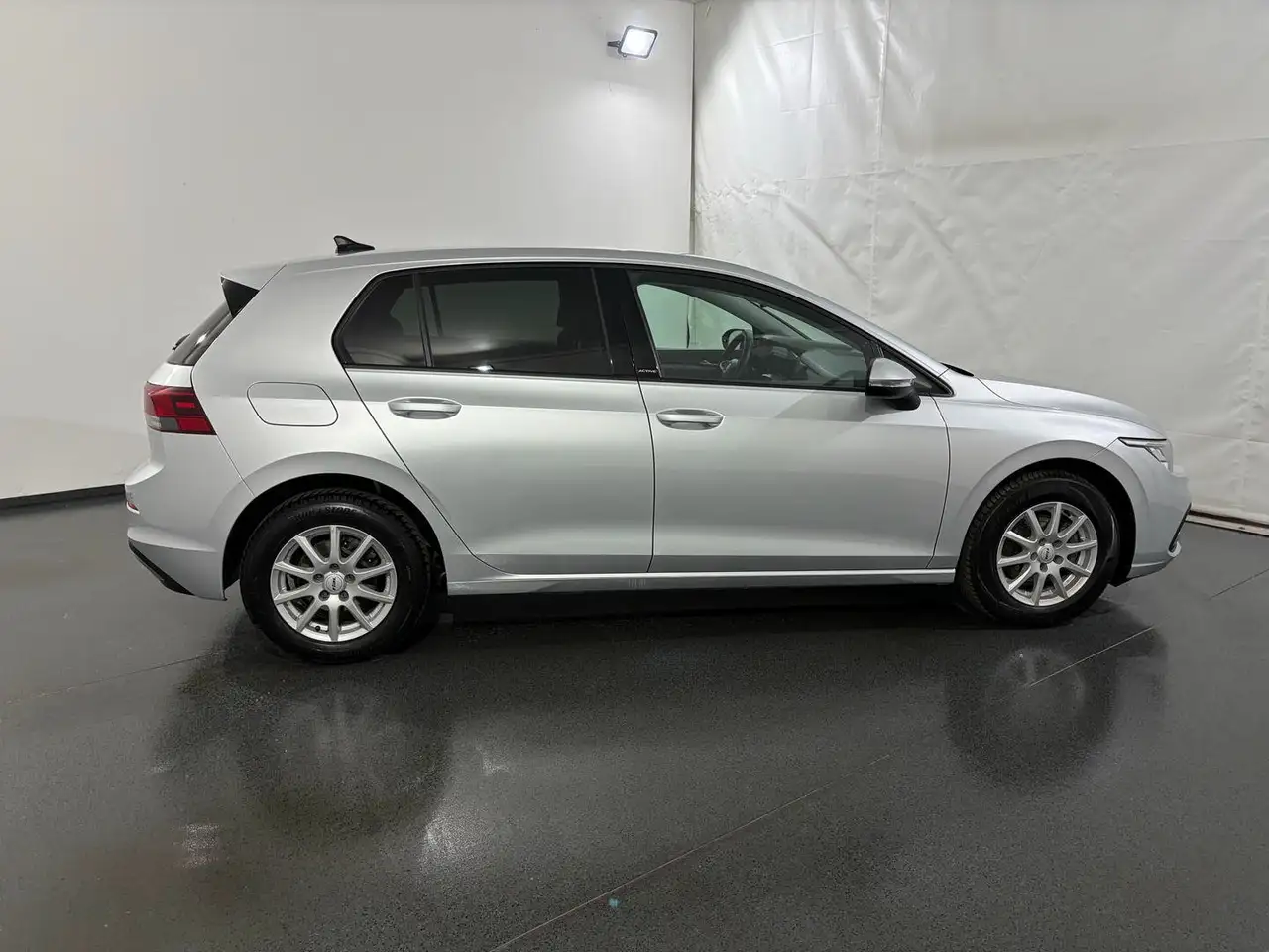 Volkswagen Golf 8 Lim. 2.0 TDI SCR Active *LED*NAVI*PDC* 5